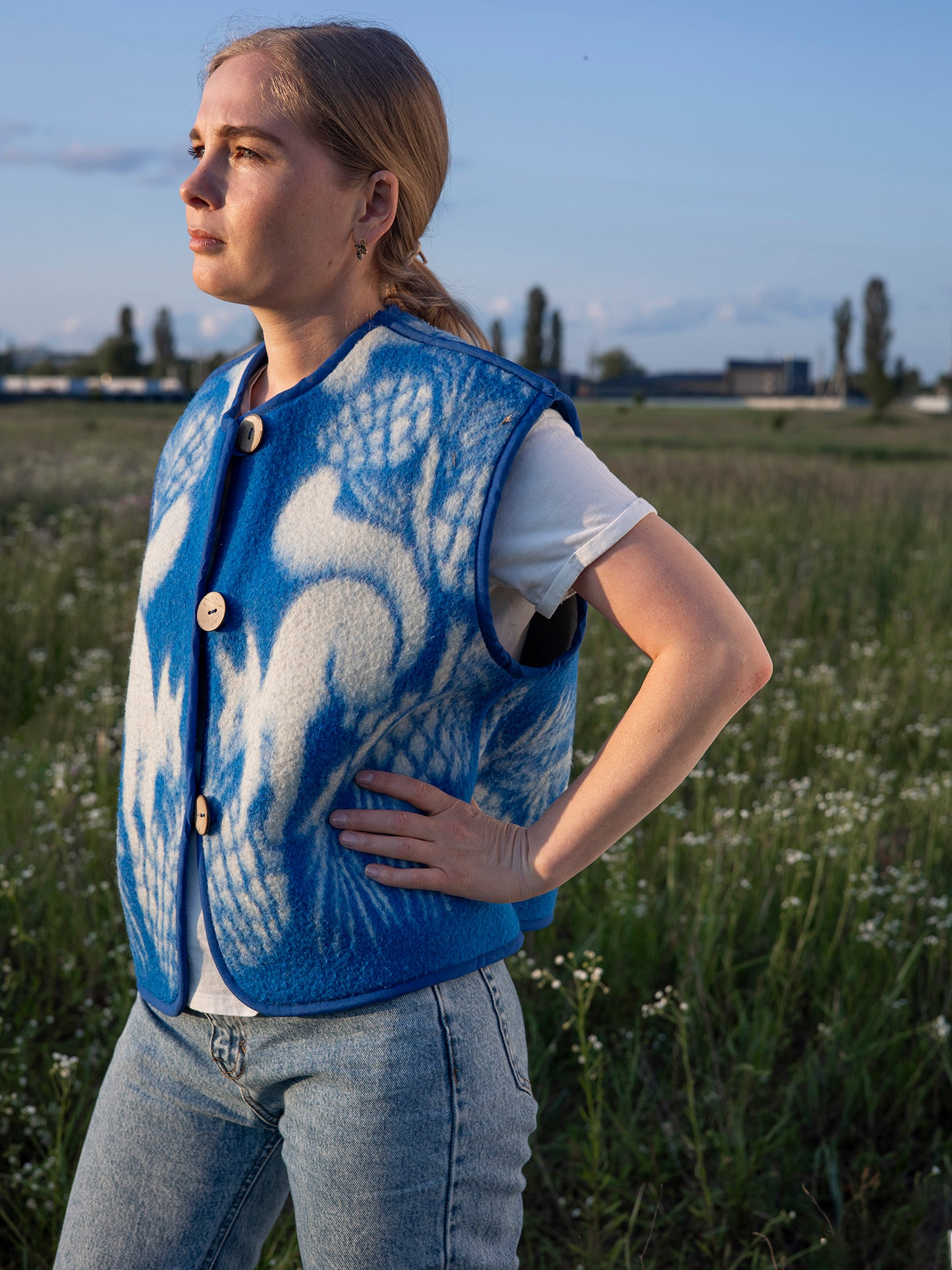 close-up squirrel motif on vintage wool blanket vest size M