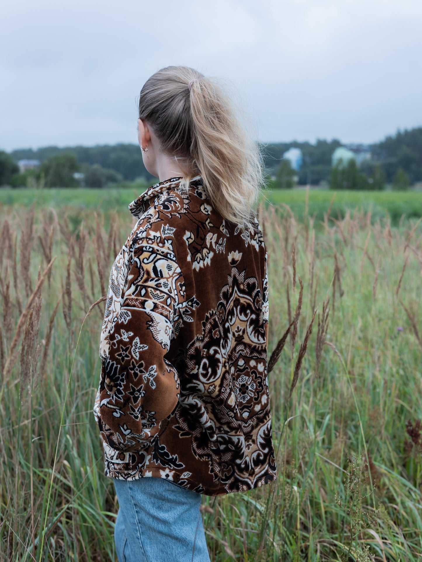 texture close-up 100% wool tapestry fabric vintage blanket jacket