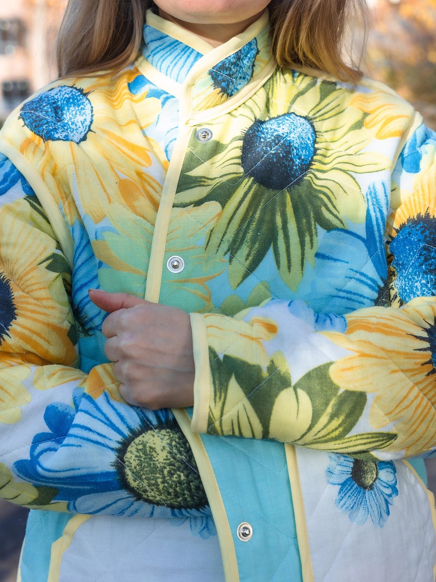 Quilted Jacket, vintage patchwork coat size M from quilted wool blanket, upcycled jacket with pockets, warm coat from retro quilt blanket.