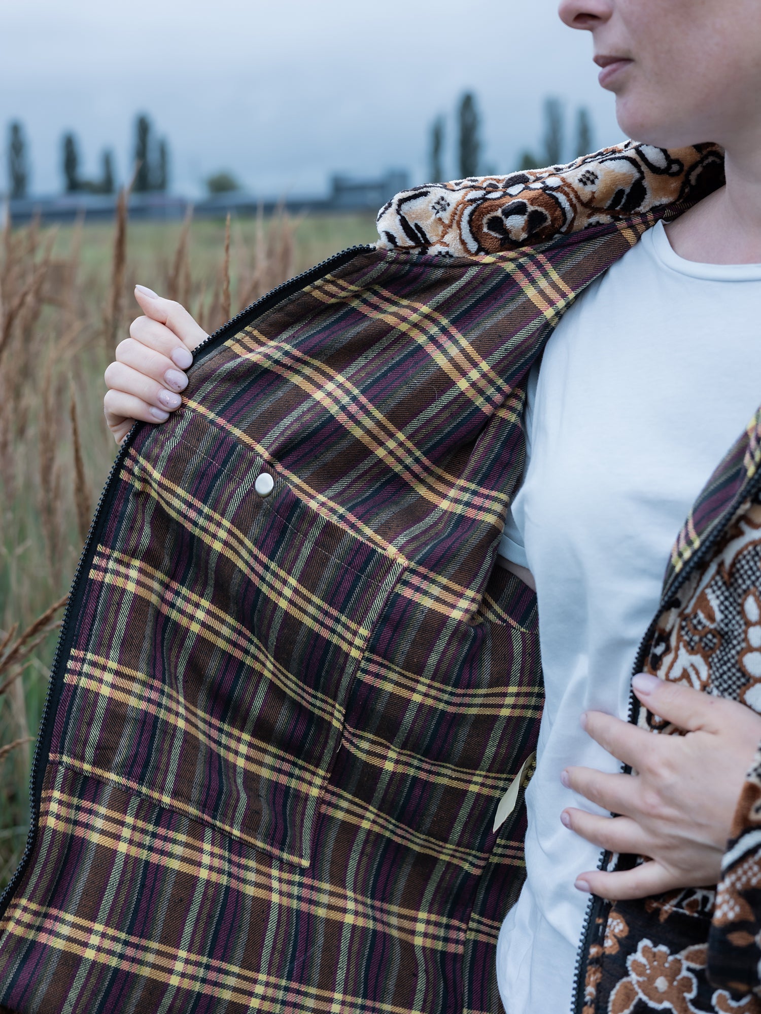 detail of full lining inside wool blanket jacket size L