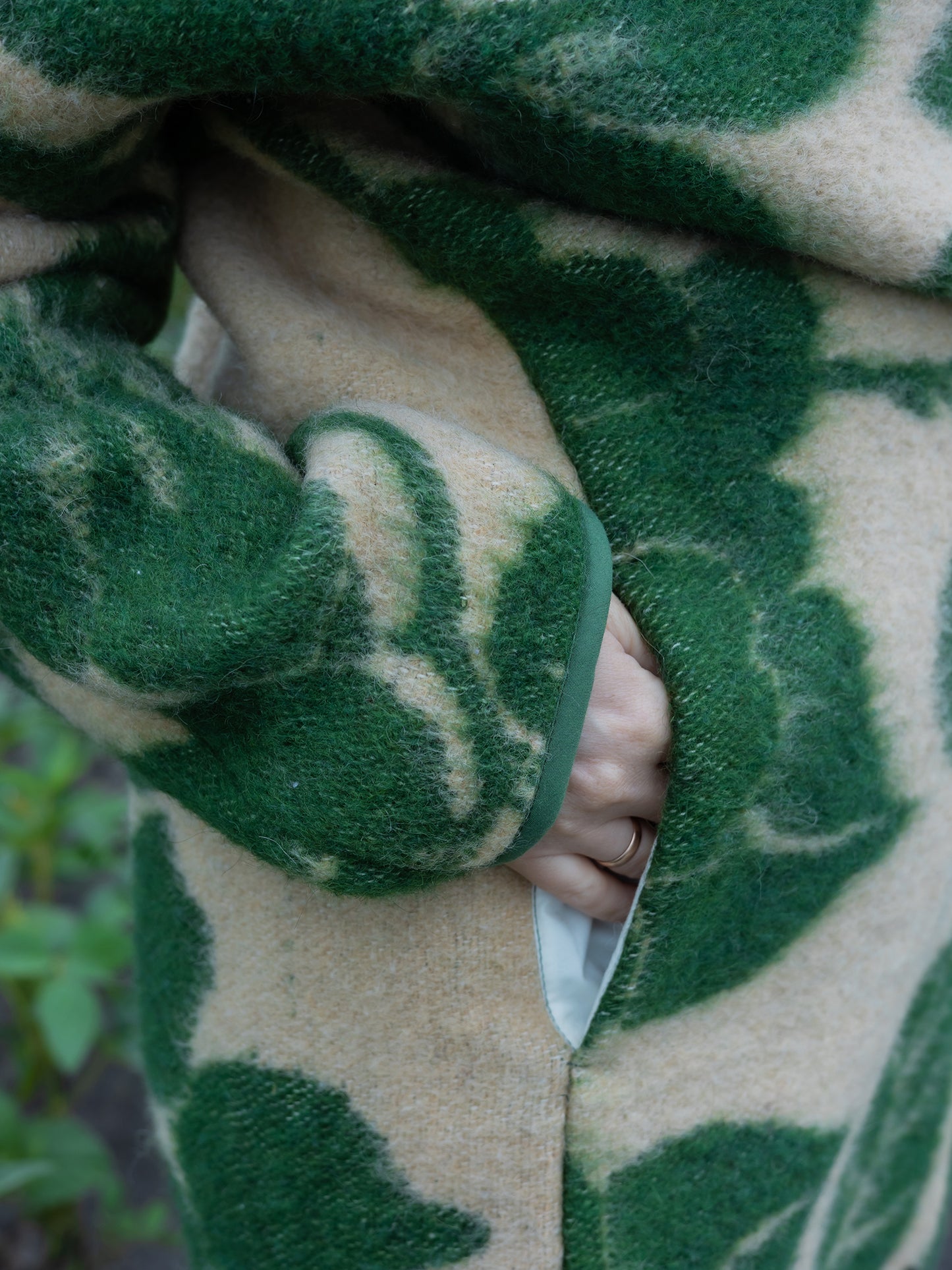 sleeve and cuff detail vintage wool blanket coat size M