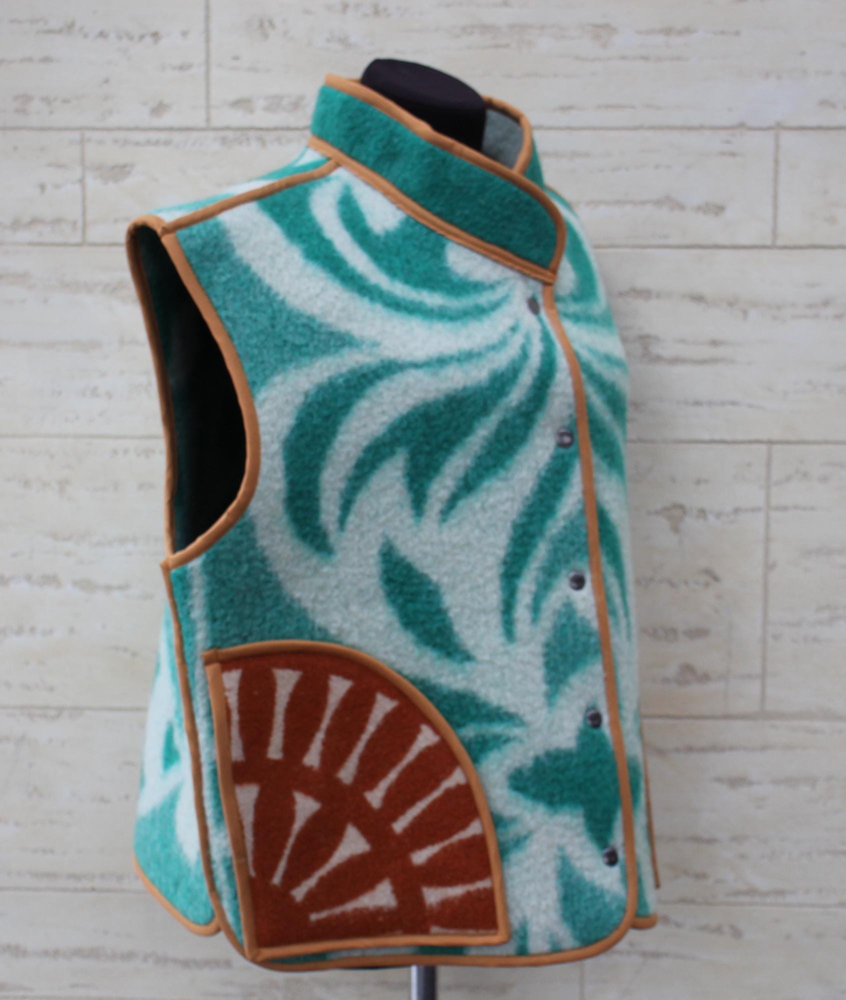 Blanket wool vest jacket size 8-10 M L,green blanket coat jacket, upcycled coats women,woolen vest plaid,dutch blanket coat,handmade