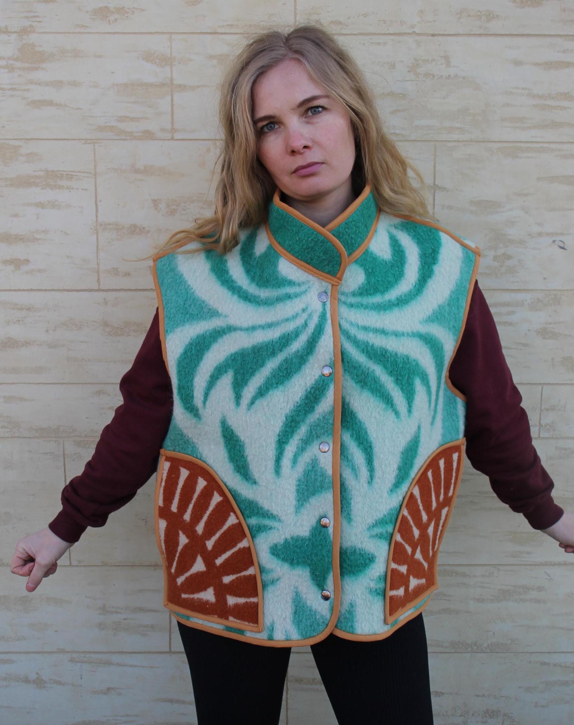 Blanket wool vest jacket size 8-10 M L,green blanket coat jacket, upcycled coats women,woolen vest plaid,dutch blanket coat,handmade