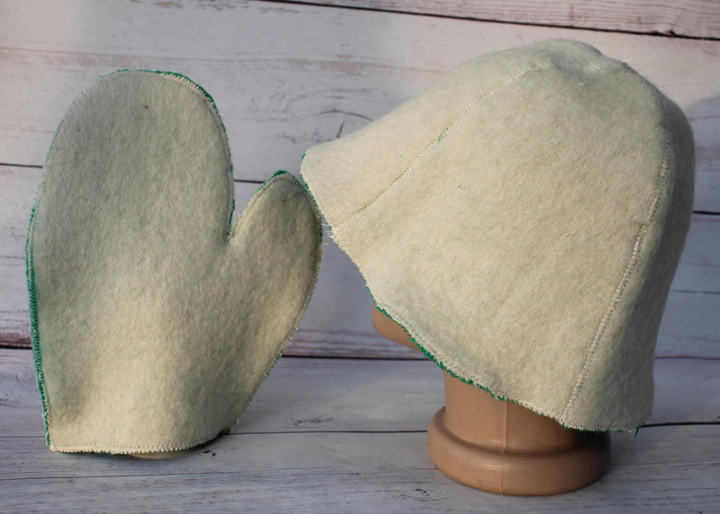 Wool sauna hat mitten natural, handmade felted bath hat, ecoriendly wool hat recycled blanket hat, green sauna cap,gift for sauna lovers.