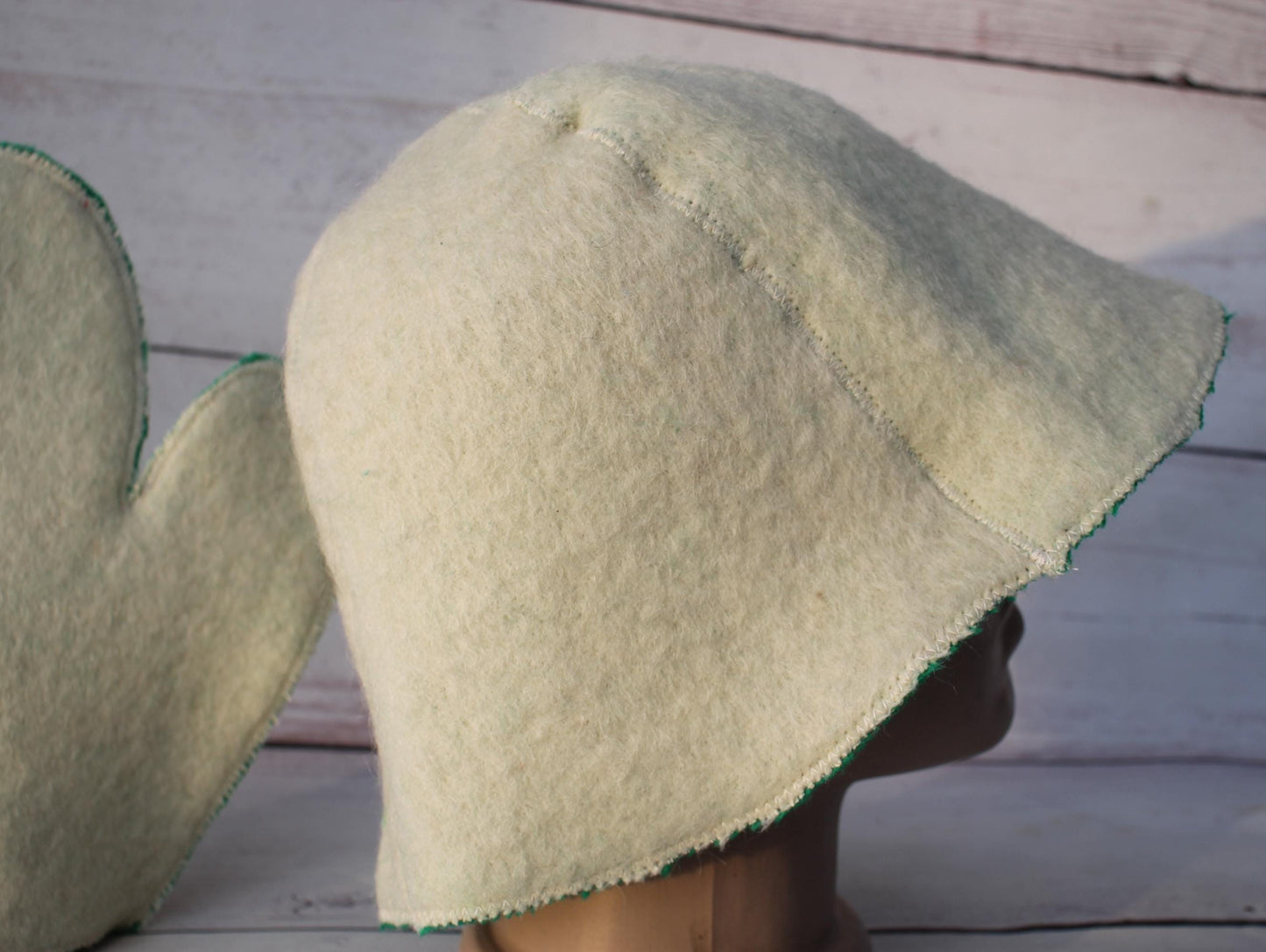 Wool sauna hat mitten natural, handmade felted bath hat, ecoriendly wool hat recycled blanket hat, green sauna cap,gift for sauna lovers.