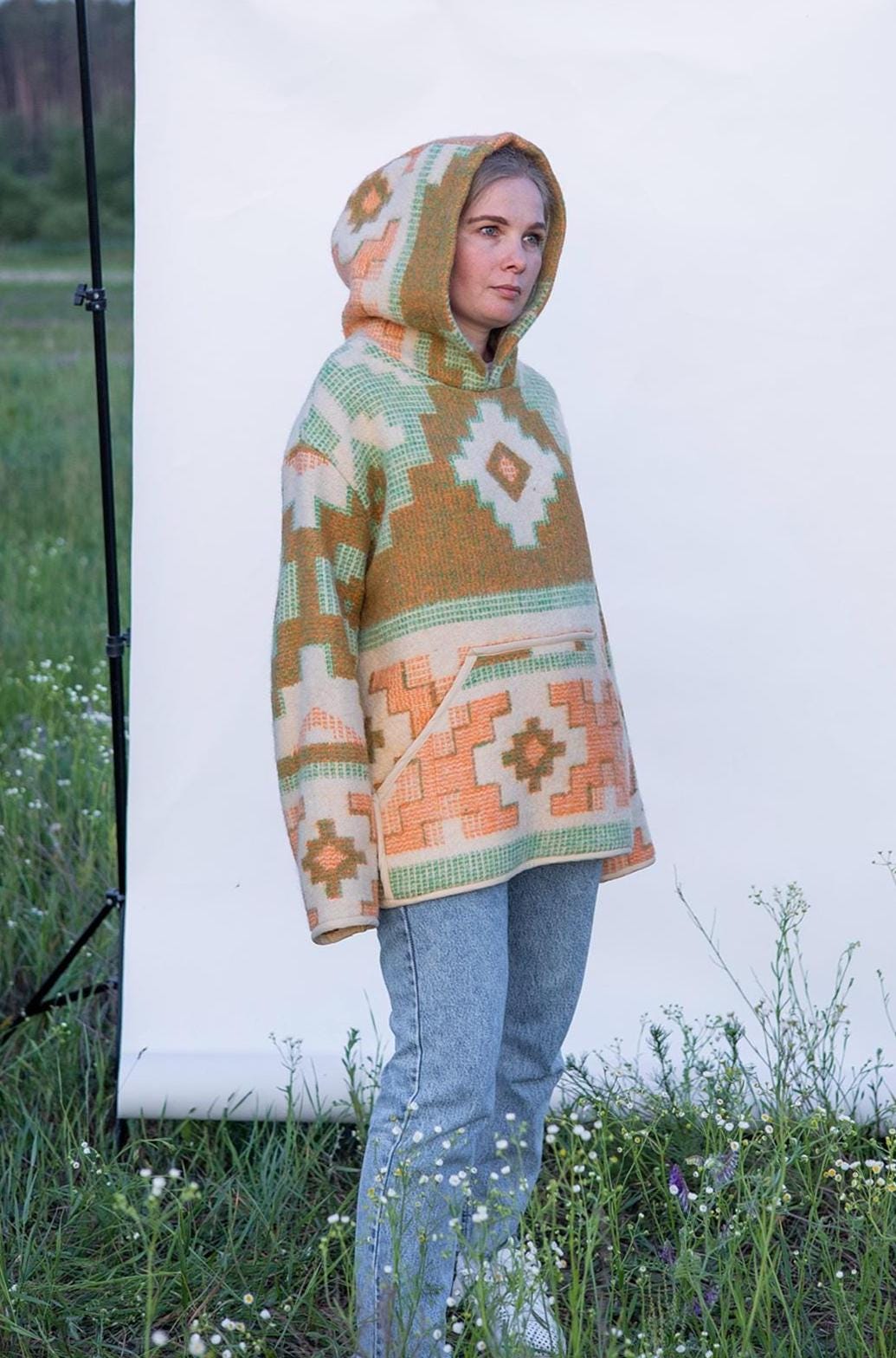 Upcycled Wool Blanket Hoodie, Ethnic Print Pullover Warm and Cozy Size M/L,wool hoodie mens,vintage hooded coat,hudson bay coat, jacket.