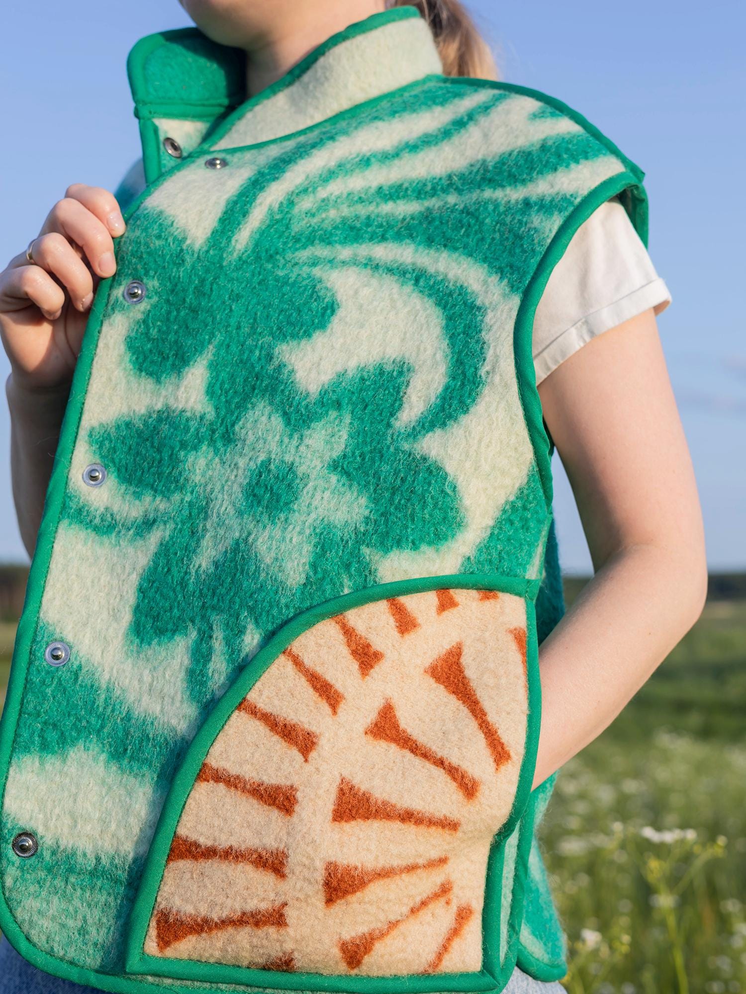 Upcycled Green Wool Blanket Vest,Vintage Ukrainian Sleeveless Jacket,Snap-Front,Size M-L,clothing for women,handwarmer vest,gift for her.