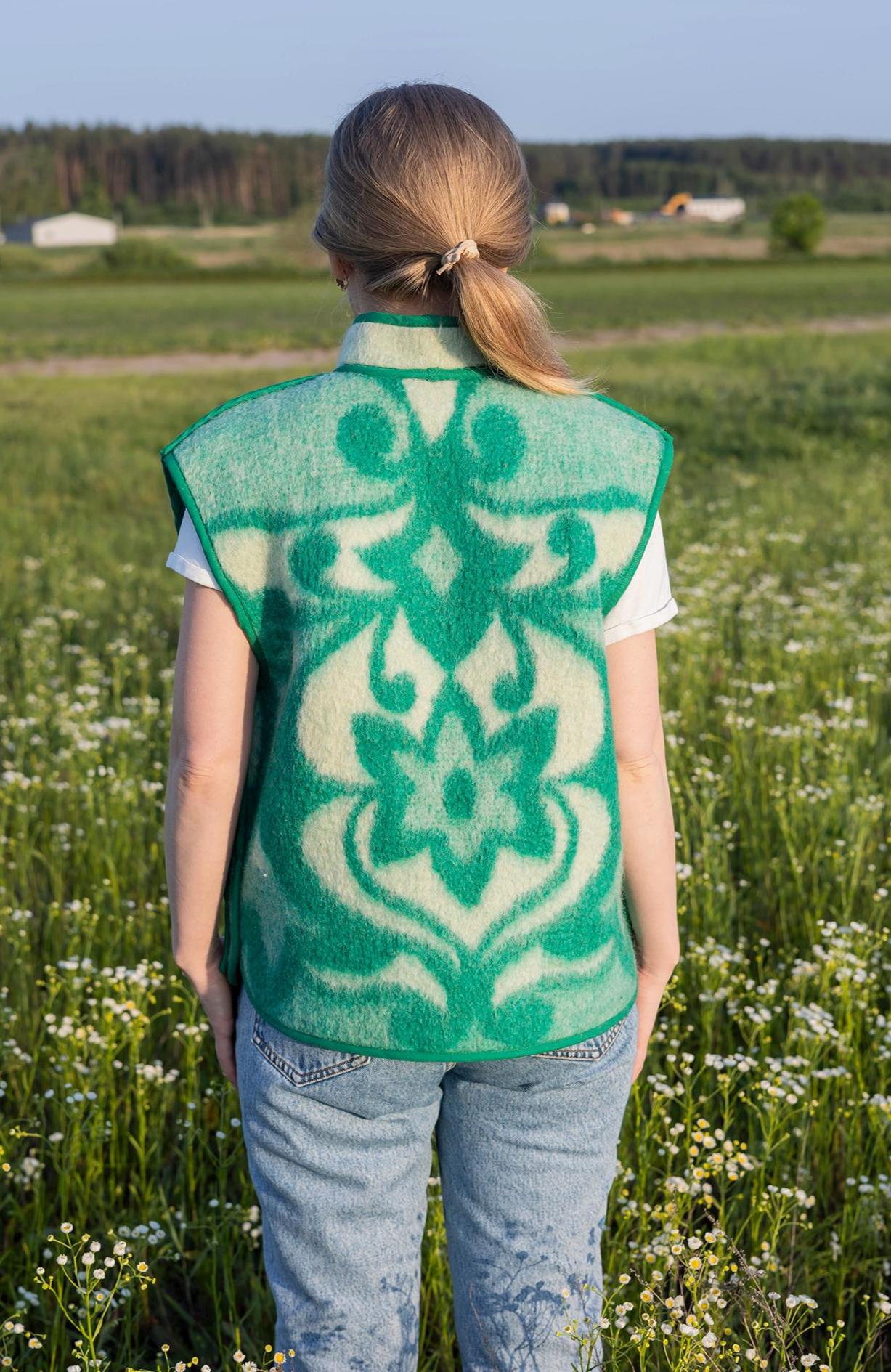 Upcycled Green Wool Blanket Vest,Vintage Ukrainian Sleeveless Jacket,Snap-Front,Size M-L,clothing for women,handwarmer vest,gift for her.