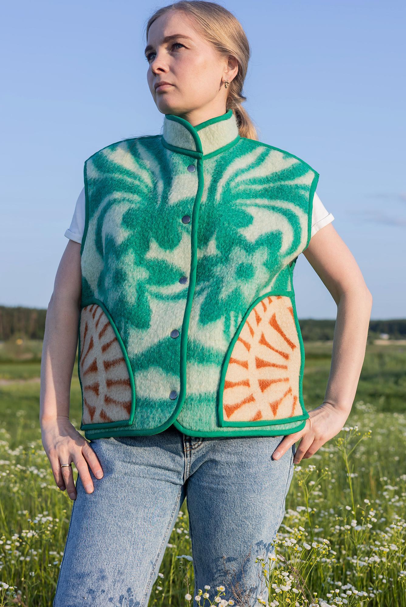Upcycled Green Wool Blanket Vest,Vintage Ukrainian Sleeveless Jacket,Snap-Front,Size M-L,clothing for women,handwarmer vest,gift for her.