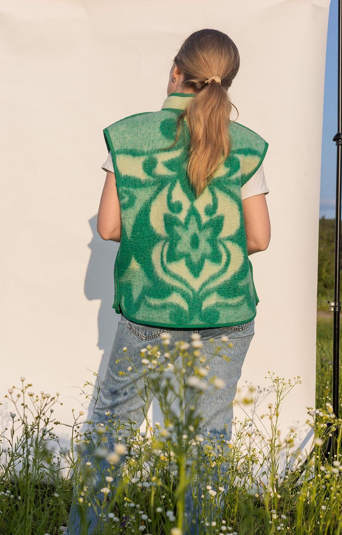 Upcycled Green Wool Blanket Vest,Vintage Ukrainian Sleeveless Jacket,Snap-Front,Size M-L,clothing for women,handwarmer vest,gift for her.