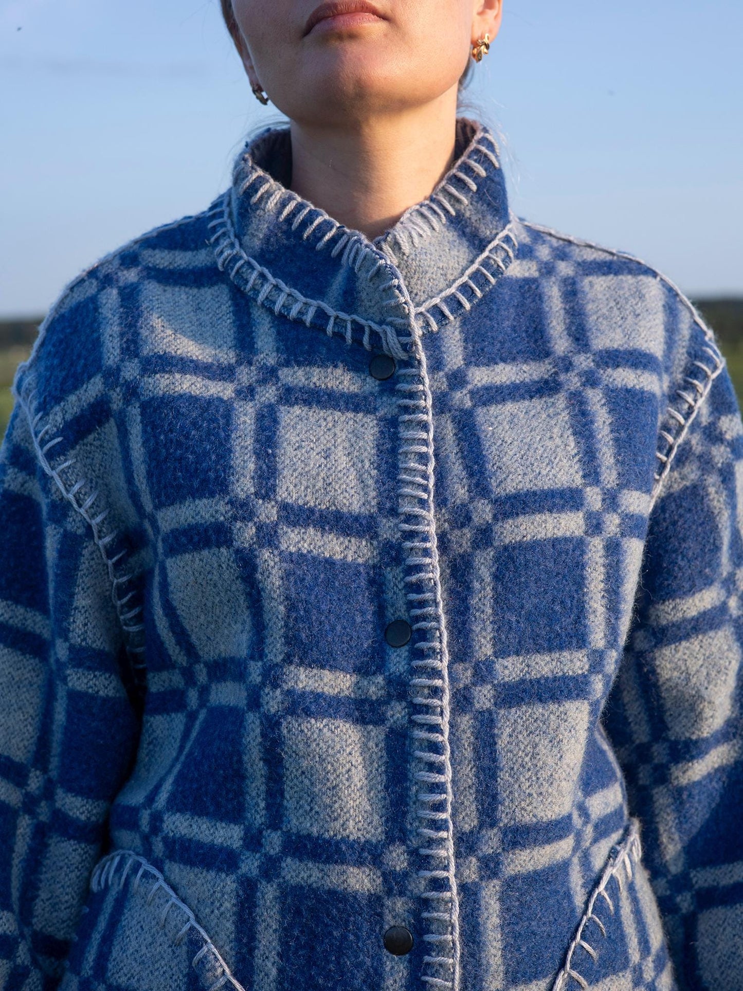 Vintage Blue Wool Jacket Women’s Size L, Upcycled Blanket Coat, Oversized Retro Checkered Jacket, Outerwear, Cozy Fall Winter Gift,upcycling