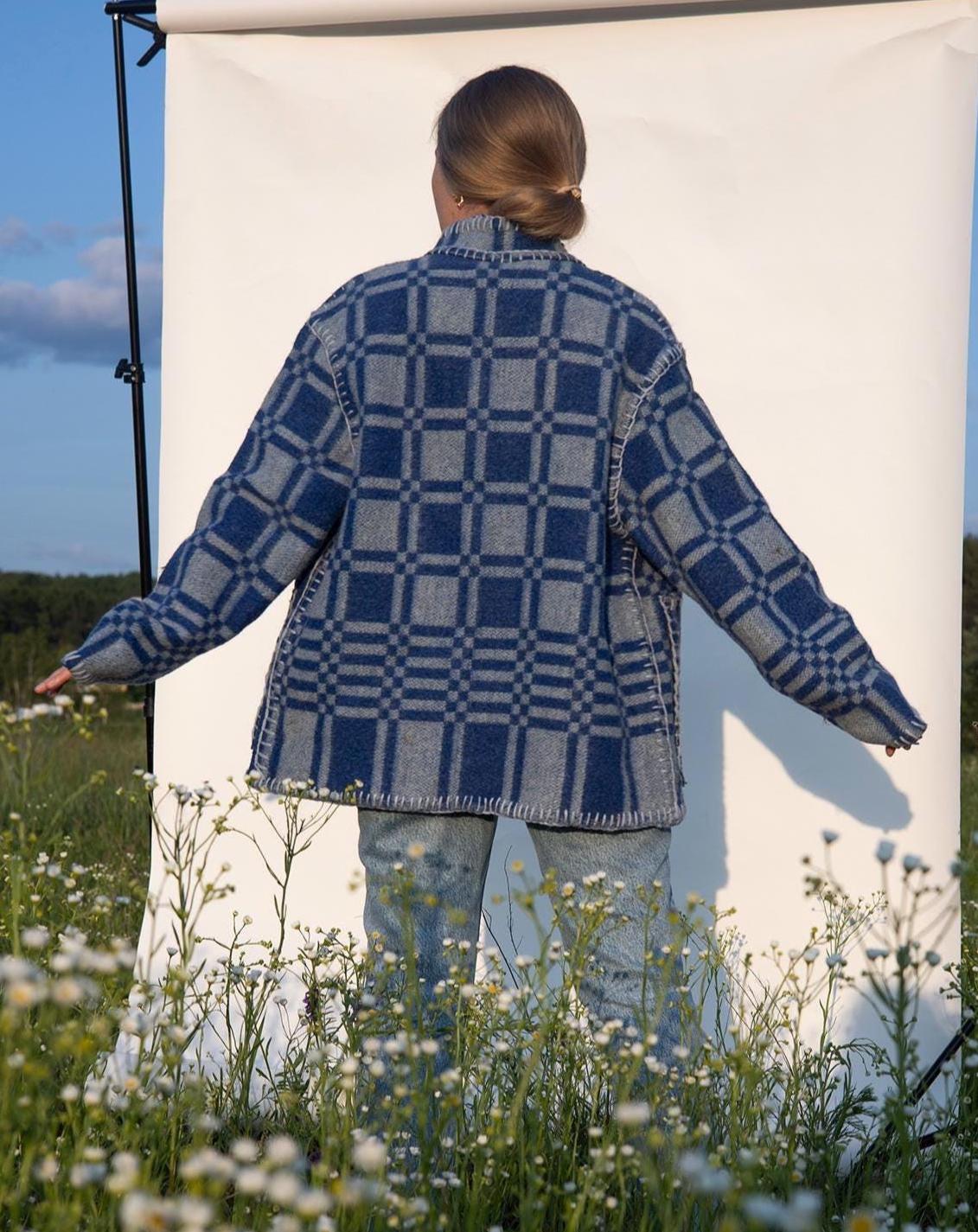 Vintage Blue Wool Jacket Women’s Size L, Upcycled Blanket Coat, Oversized Retro Checkered Jacket, Outerwear, Cozy Fall Winter Gift,upcycling