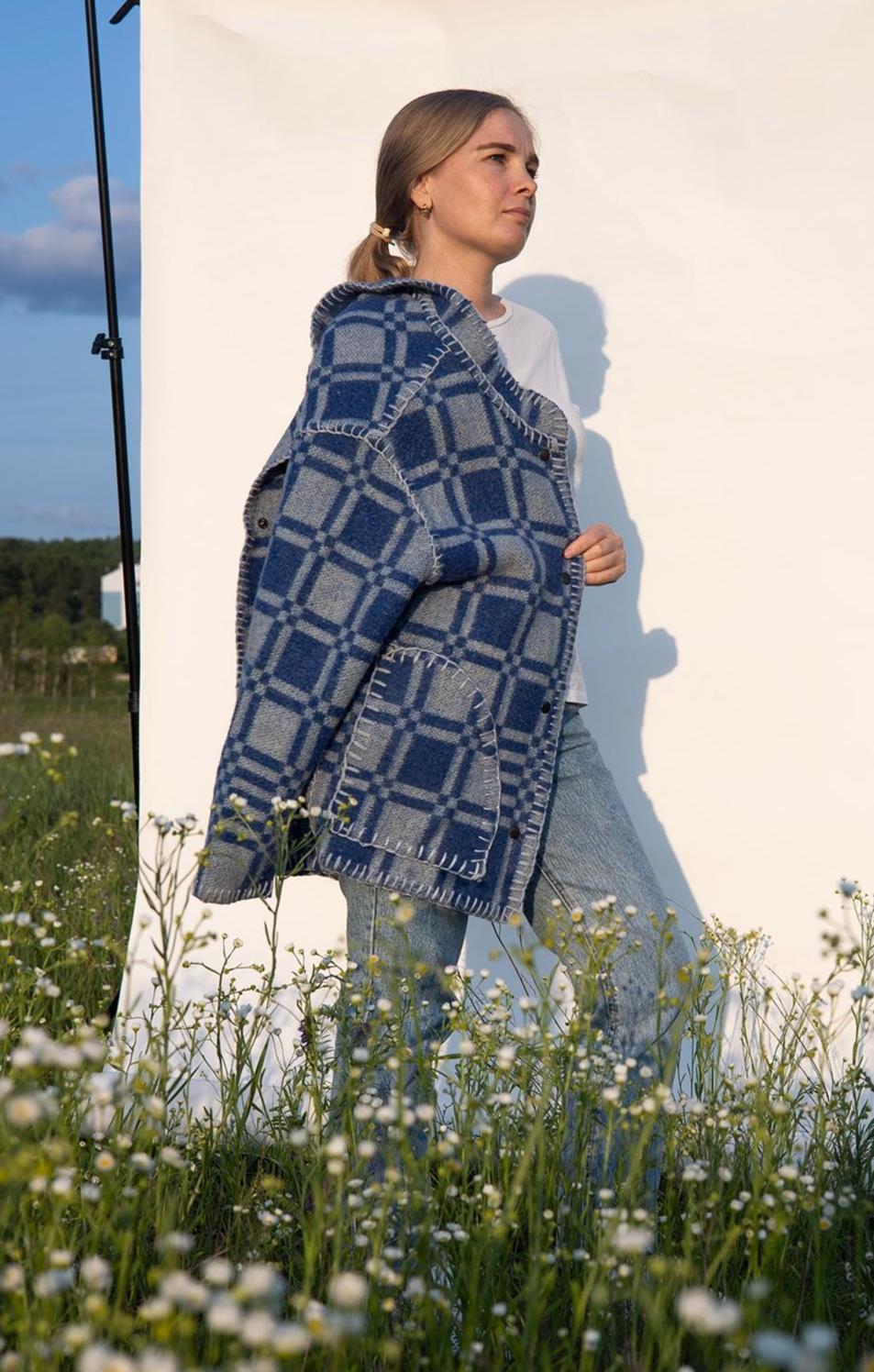 Vintage Blue Wool Jacket Women’s Size L, Upcycled Blanket Coat, Oversized Retro Checkered Jacket, Outerwear, Cozy Fall Winter Gift,upcycling