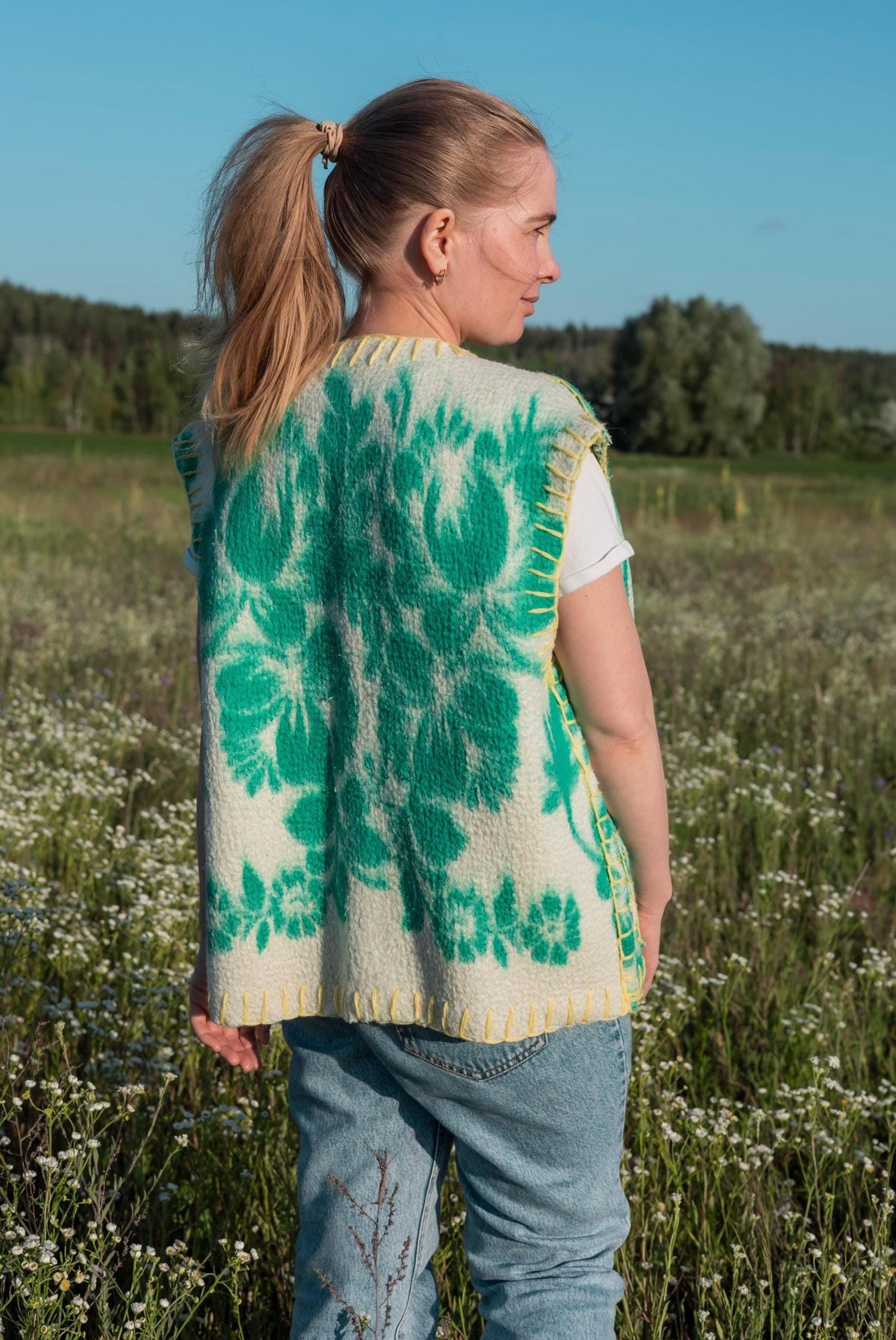Wool Vest Size M,Upcycled from Green Floral Blanket,Women's Handmade Warm Sleeveless Jacket,vintage wool vest,upcycled clothing for women.