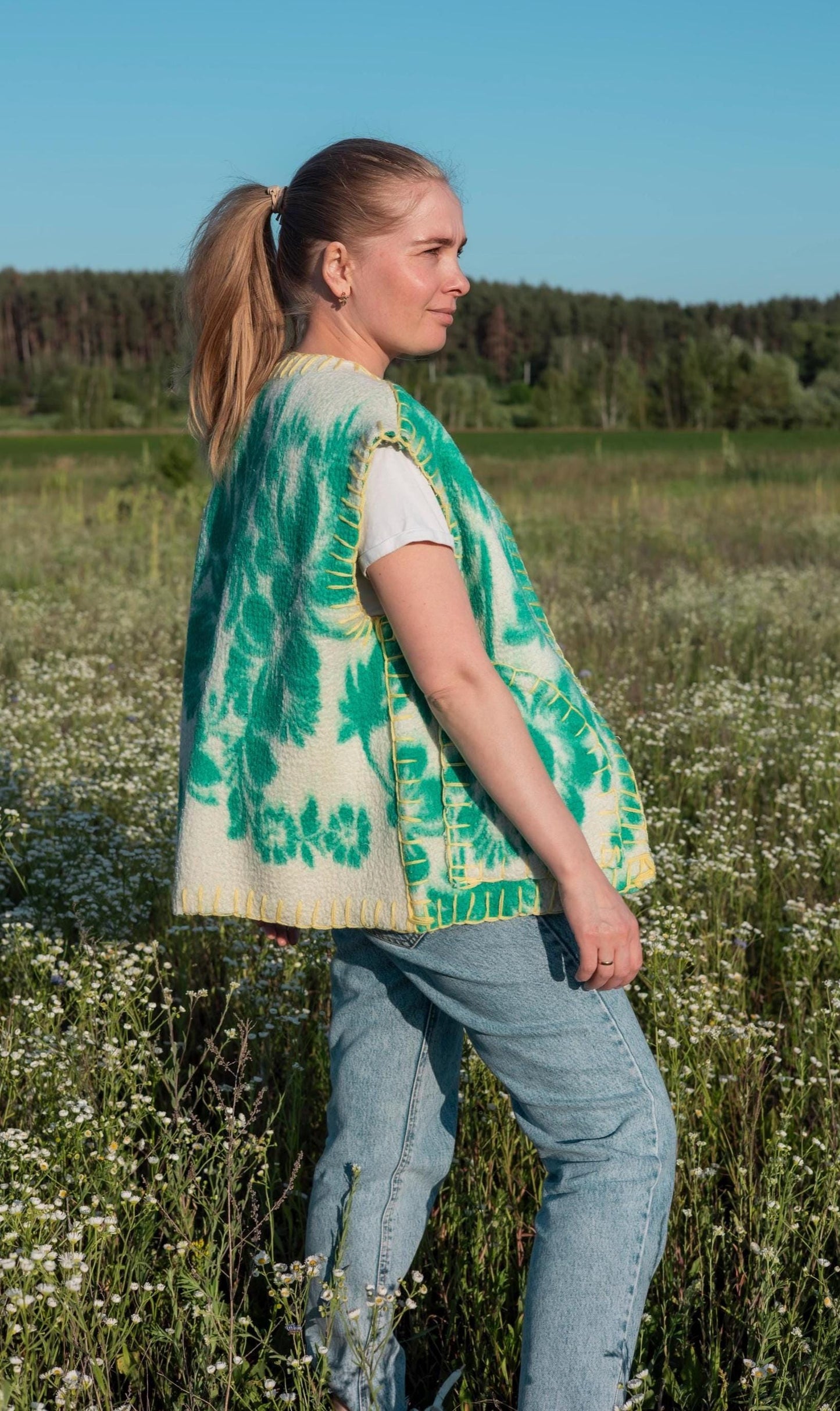 Wool Vest Size M,Upcycled from Green Floral Blanket,Women's Handmade Warm Sleeveless Jacket,vintage wool vest,upcycled clothing for women.