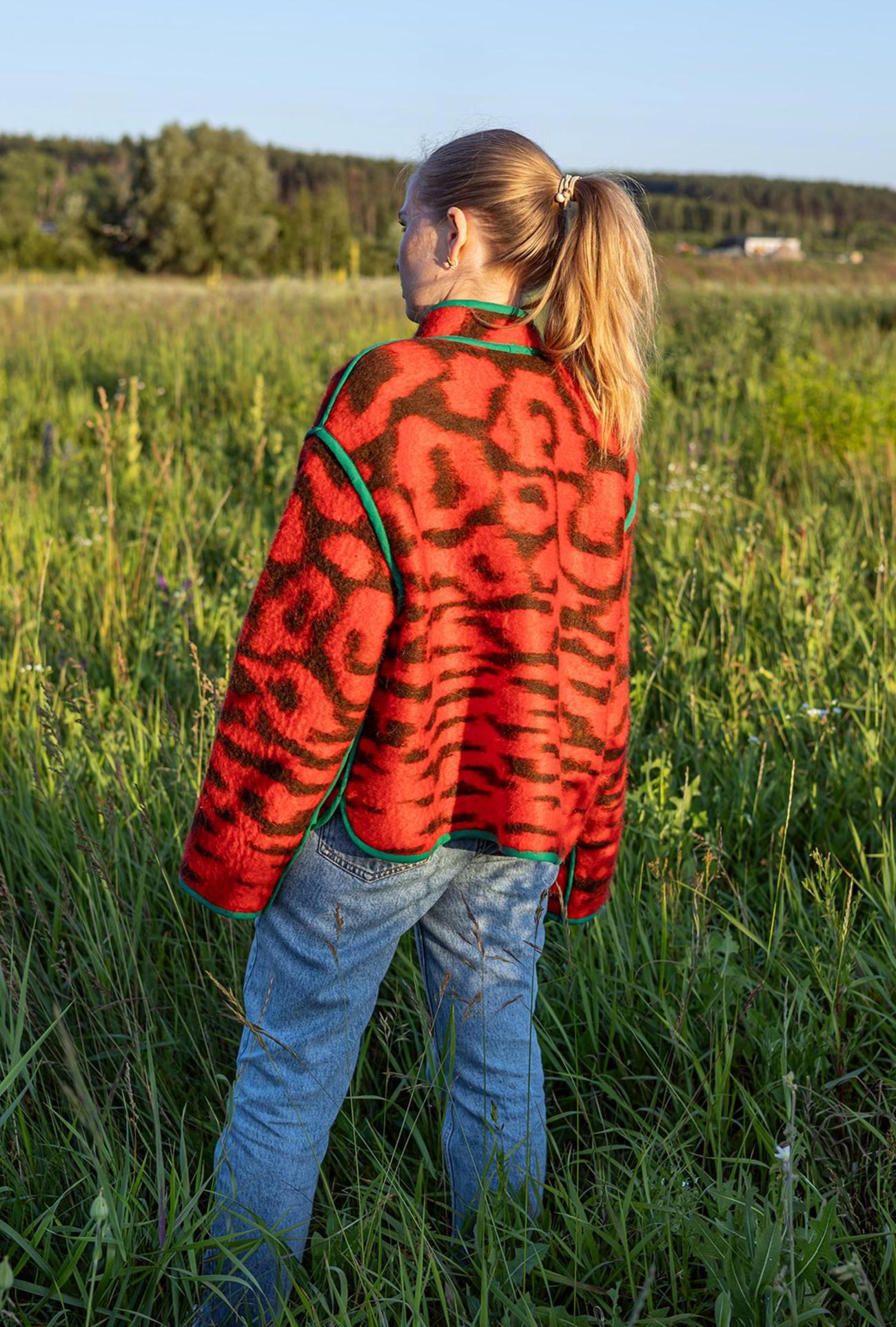Red Vintage Wool Blanket Jacket, Upcycled Oversized Coat M L (46–48) Handmade Warm Outerwear, Eco Tiger Print Boho Jacket, gift for her.