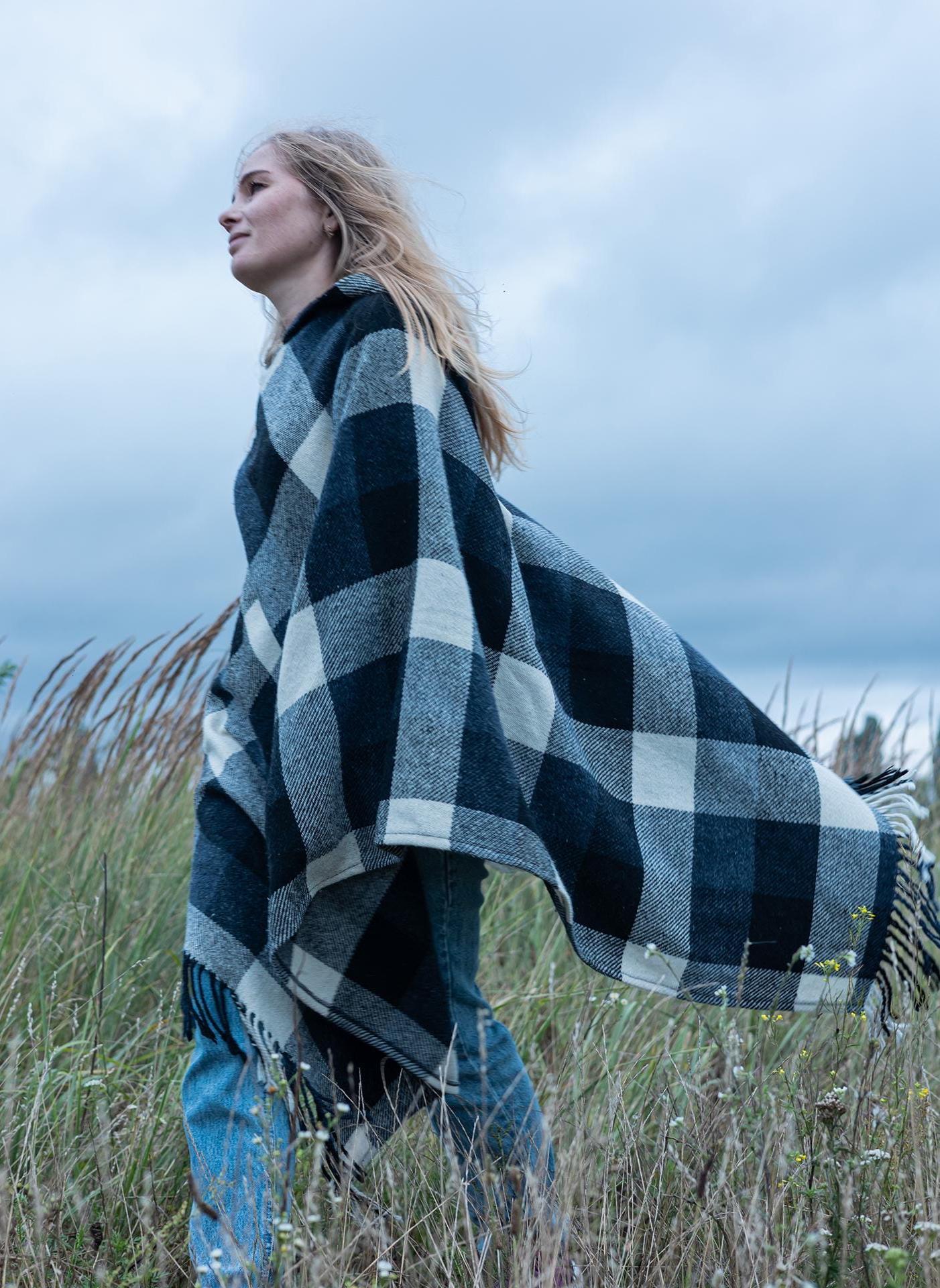 Wool Poncho with Hood from Upcycled Blanket, Oversized Wool Cape 107×122 cm Black White Checkered, plaid hooded poncho,openfront wool poncho