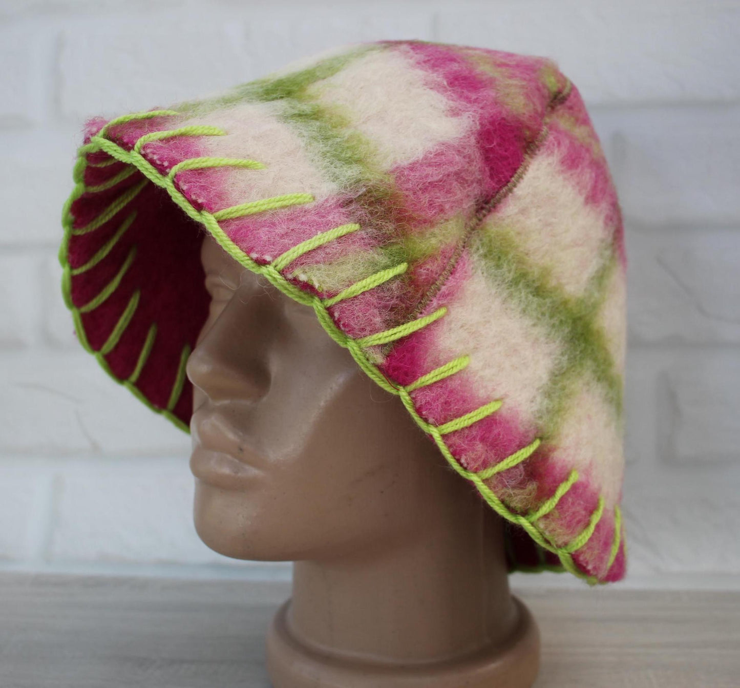 Wool Sauna Hat, Handmade Reversible Bath Hat from Vintage Blanket, Felted pink Sauna Cap, Gift for Sauna Lover, wool bath hat.