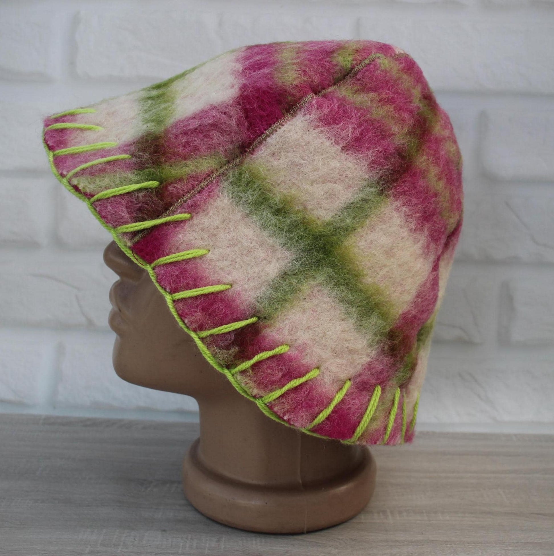 Wool Sauna Hat, Handmade Reversible Bath Hat from Vintage Blanket, Felted pink Sauna Cap, Gift for Sauna Lover, wool bath hat.