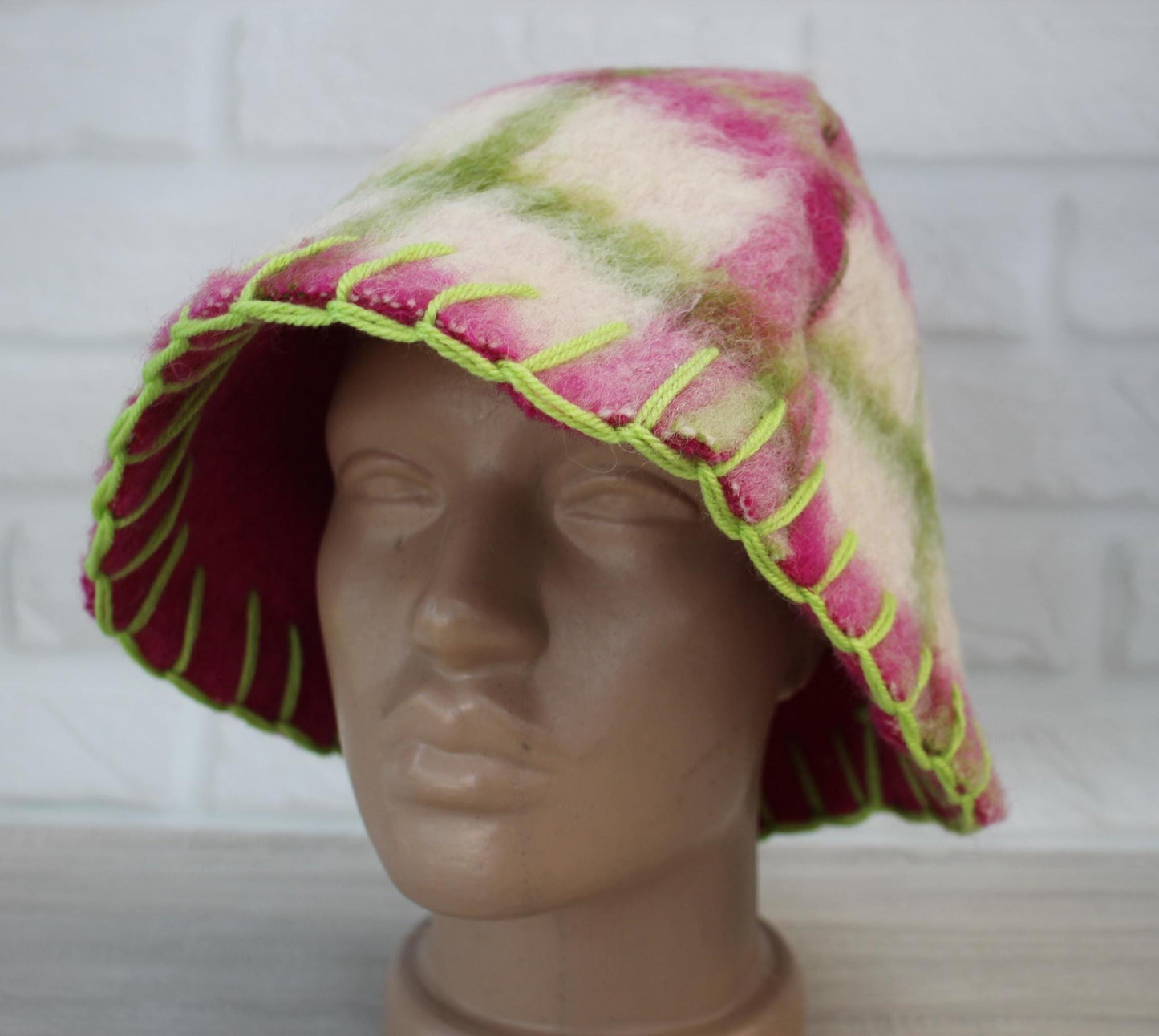 Wool Sauna Hat, Handmade Reversible Bath Hat from Vintage Blanket, Felted pink Sauna Cap, Gift for Sauna Lover, wool bath hat.