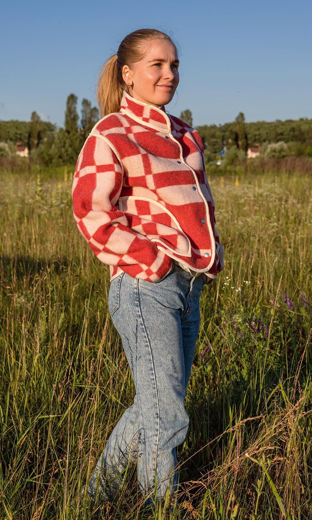 Upcycled Wool Blanket Jacket Red Checkered – Handmade Warm Coat M (44–46) Oversize, Vintage Wool Outerwear Women