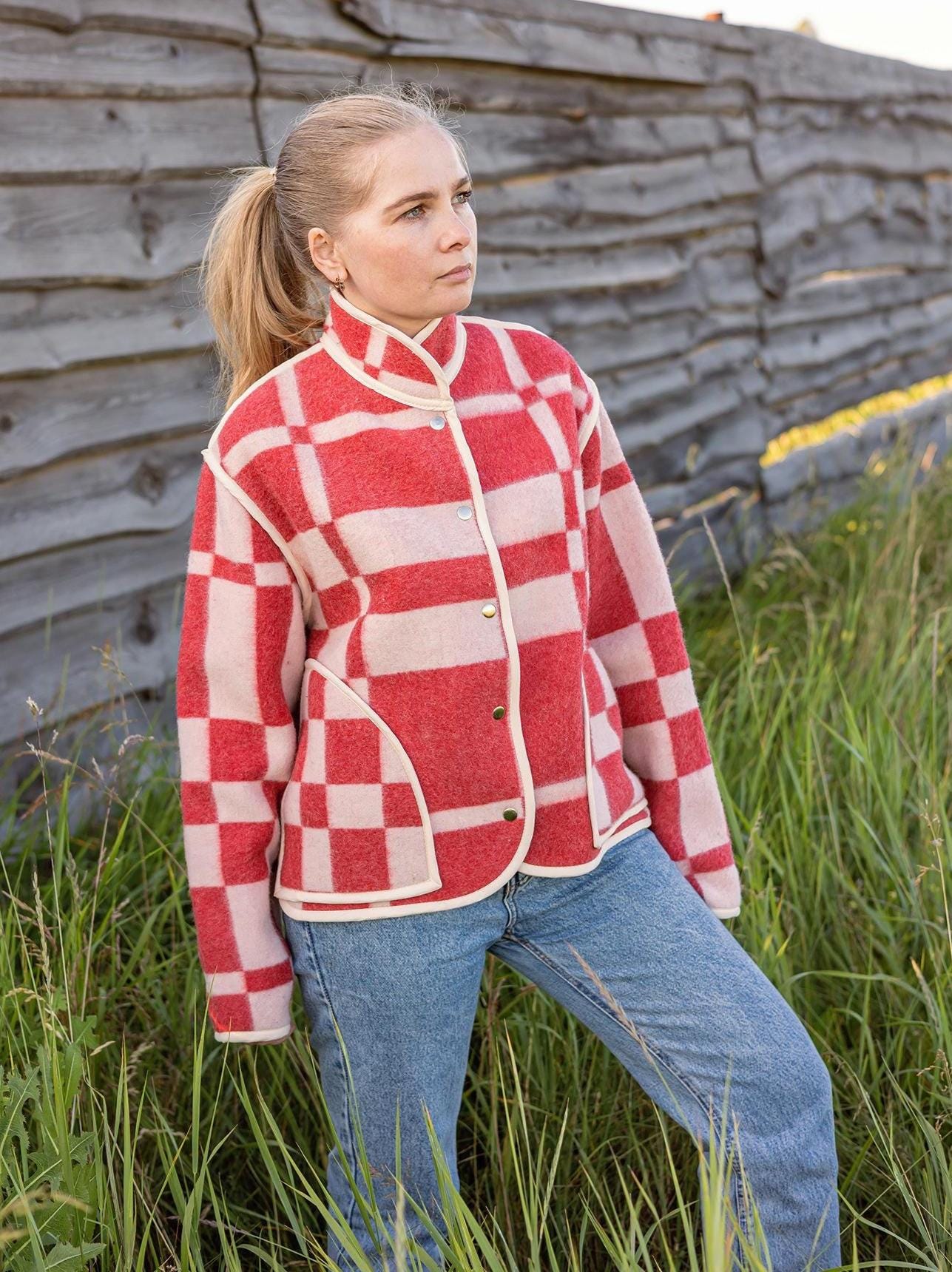 Upcycled Wool Blanket Jacket Red Checkered – Handmade Warm Coat M (44–46) Oversize, Vintage Wool Outerwear Women