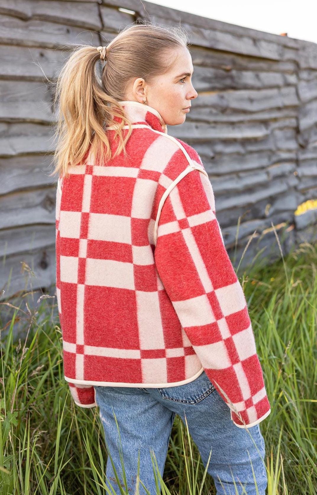 Upcycled Wool Blanket Jacket Red Checkered – Handmade Warm Coat M (44–46) Oversize, Vintage Wool Outerwear Women