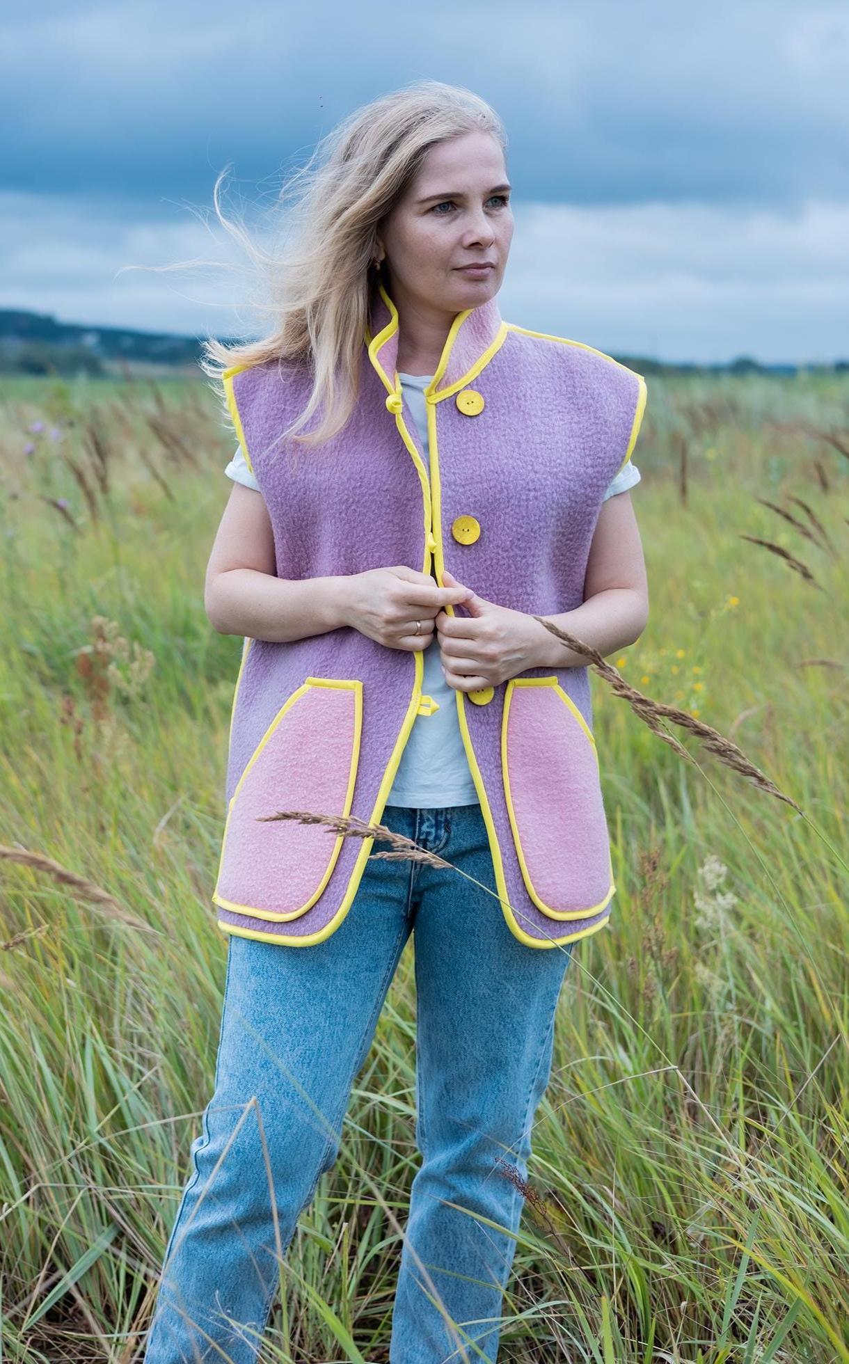 Blanket vest size M,wool blanket vest,upcycled wool Lilac Pink vest,Upcycled Sleeveless Jacket,handmade blanket vests,fleece women vest.