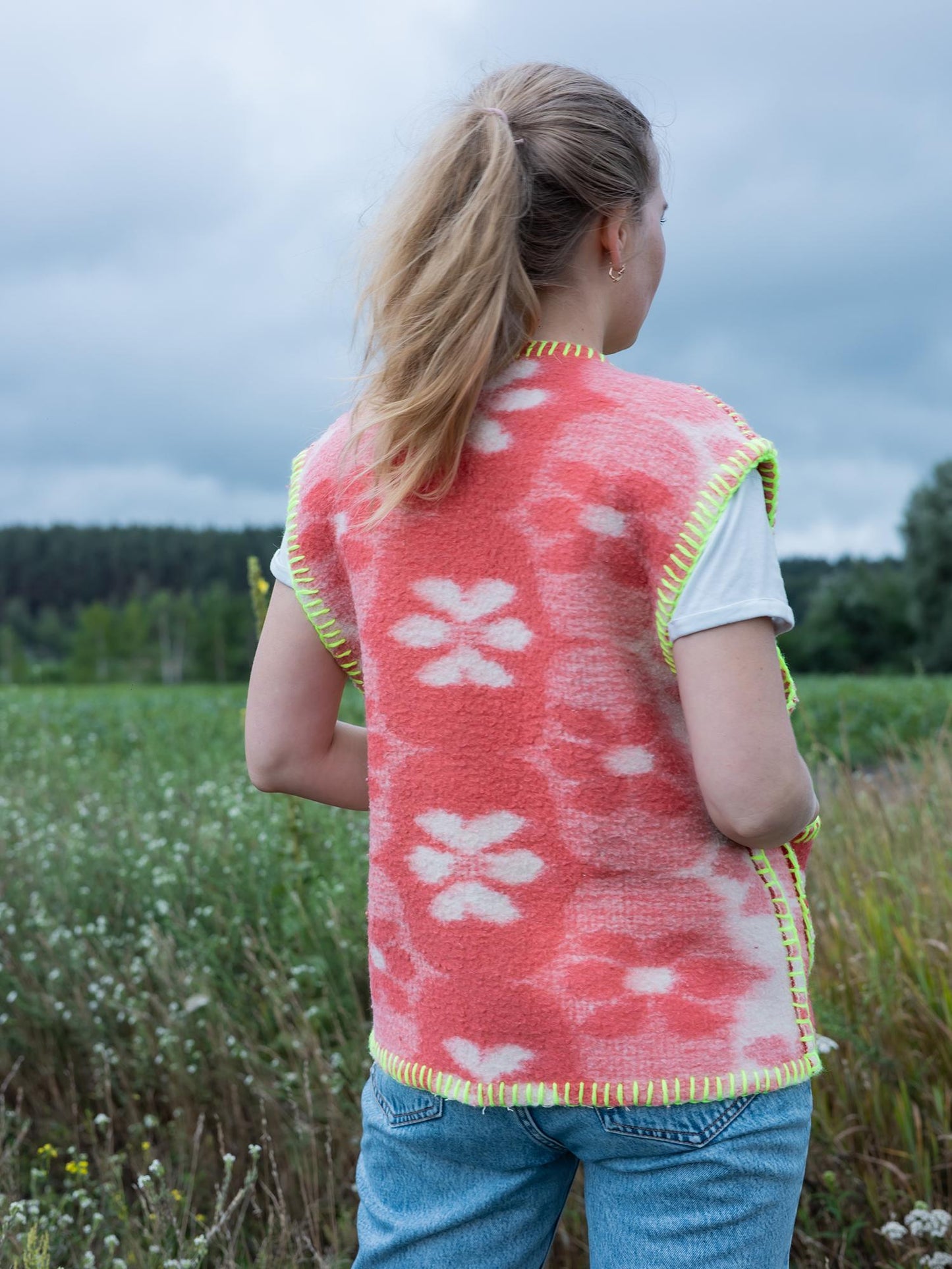 Upcycled Wool Blanket pink Vest size S M 44, Vintage Ukrainian Sleeveless Jacket, clothing for women, handwarmer vest, gift for her.