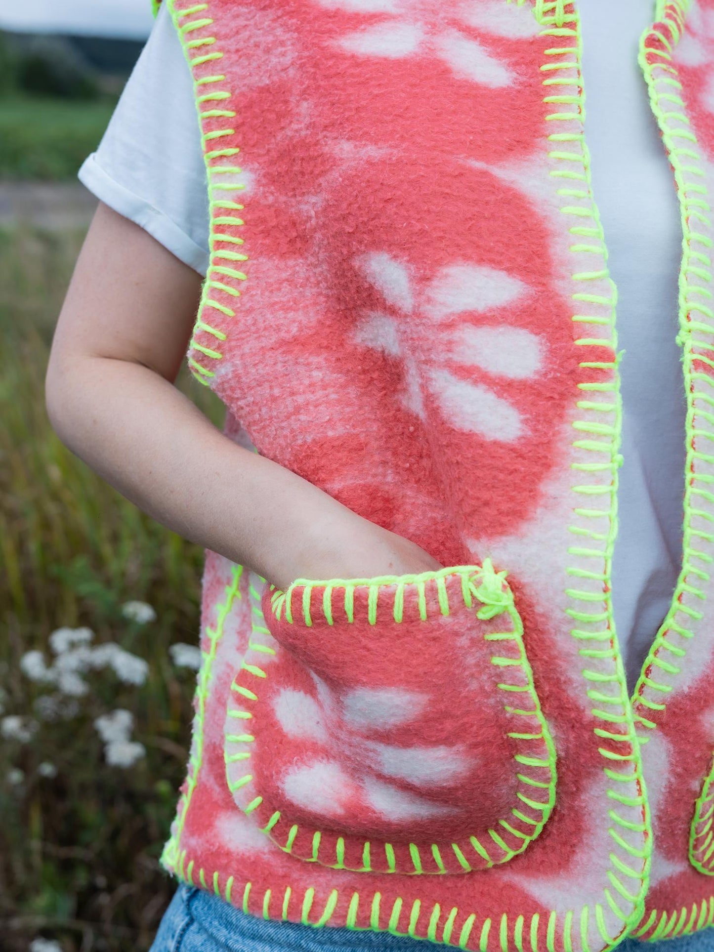 Upcycled Wool Blanket pink Vest size S M 44, Vintage Ukrainian Sleeveless Jacket, clothing for women, handwarmer vest, gift for her.