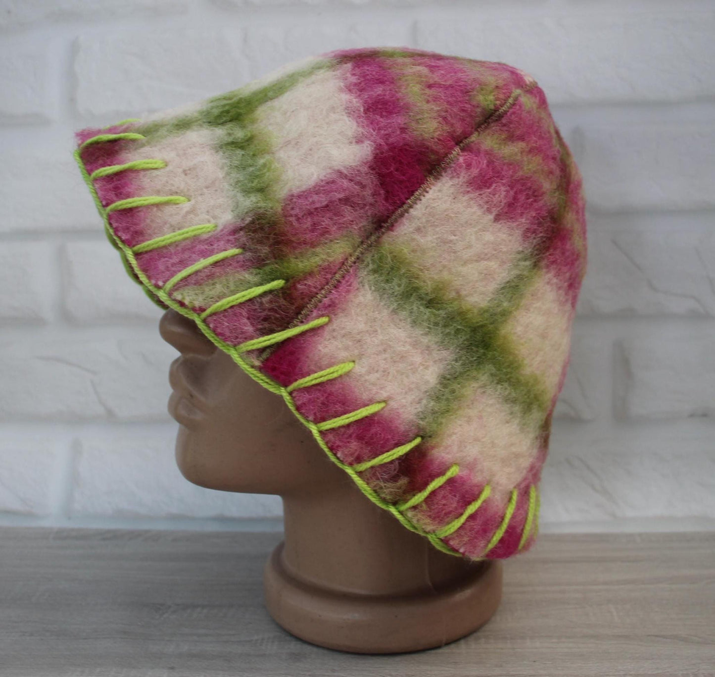 Wool Sauna Hat, Handmade Reversible Bath Hat from Vintage Blanket, Felted pink Sauna Cap, Gift for Sauna Lover, wool bath hat.