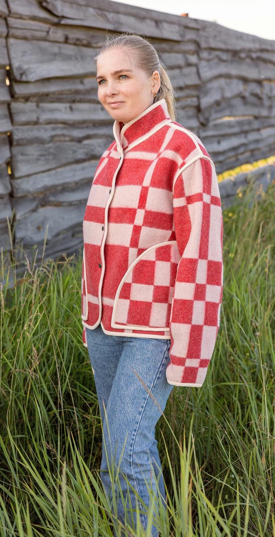 Upcycled Wool Blanket Jacket Red Checkered – Handmade Warm Coat M (44–46) Oversize, Vintage Wool Outerwear Women