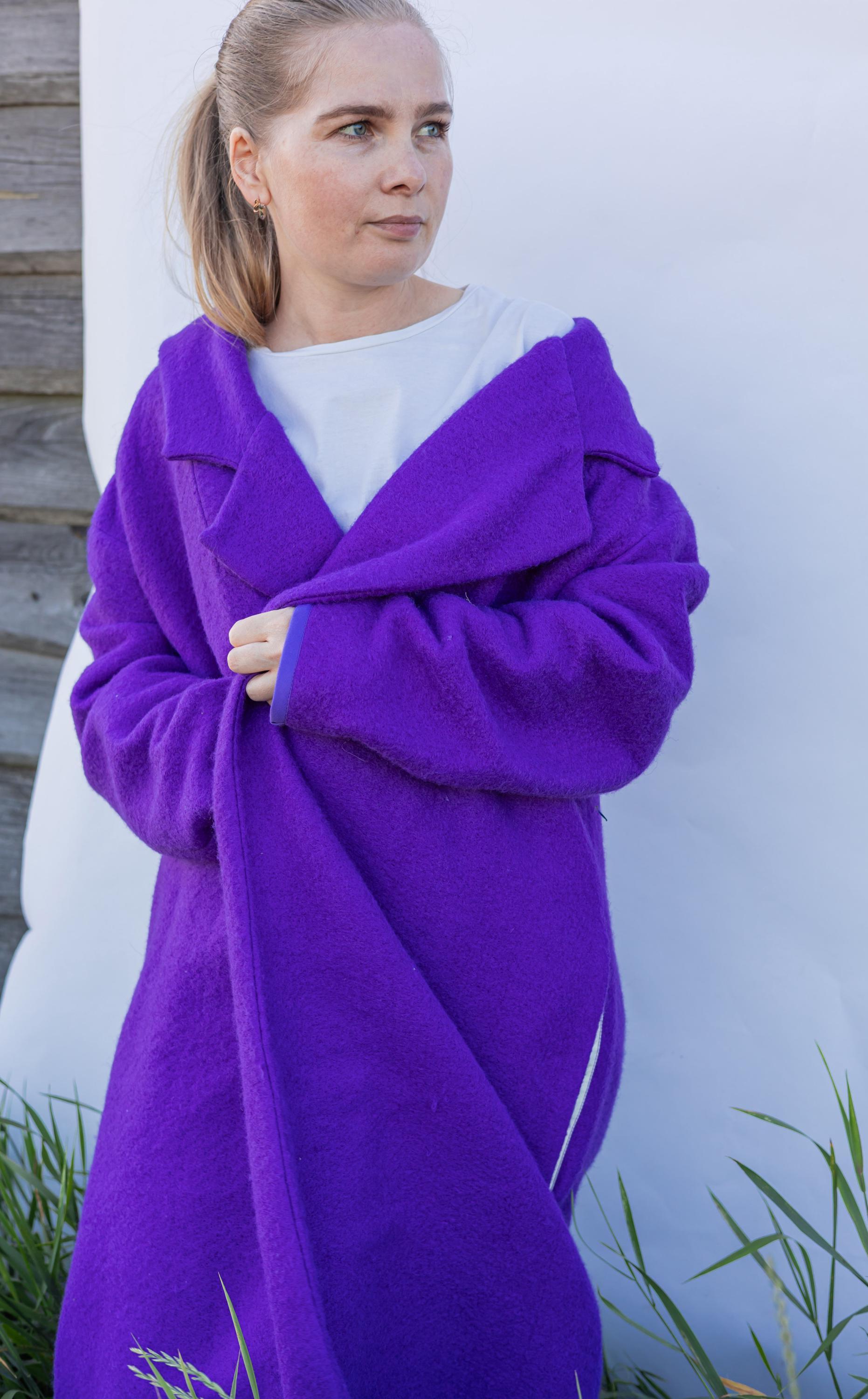 Blanket coat size L 48, bright purple wool jacket, vintage vibrant violet blanket jacket recycled,upcycled handmade blanket long coat women.