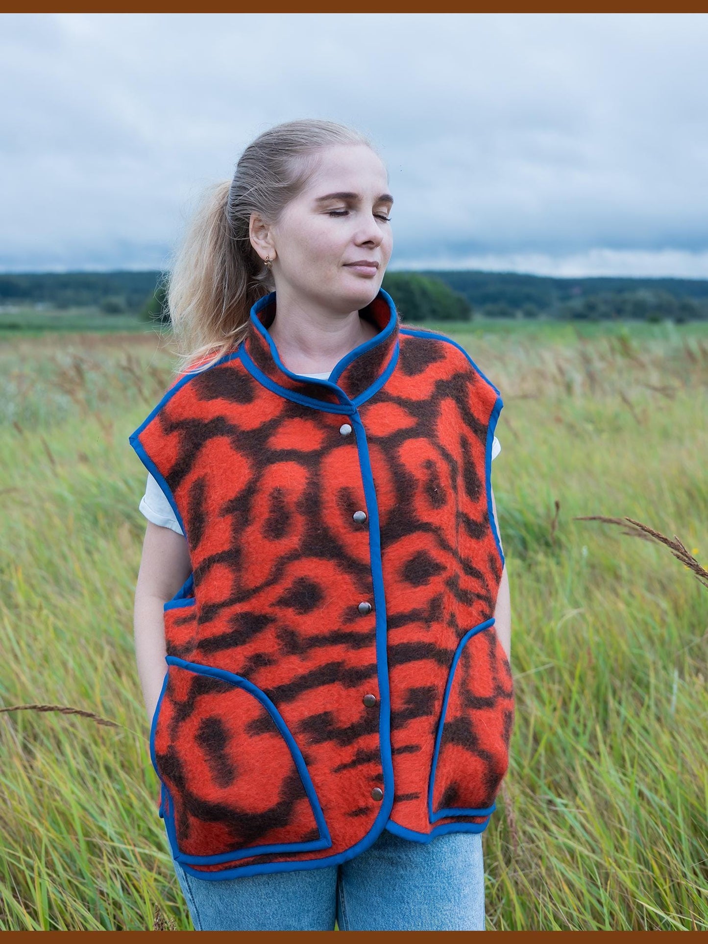 Wool Blanket vest jacket size 8-10 M L,red blanket coat jacket,upcycled coats women,woolen coat plaid,dutch blanket coat,handmade.Ukraine