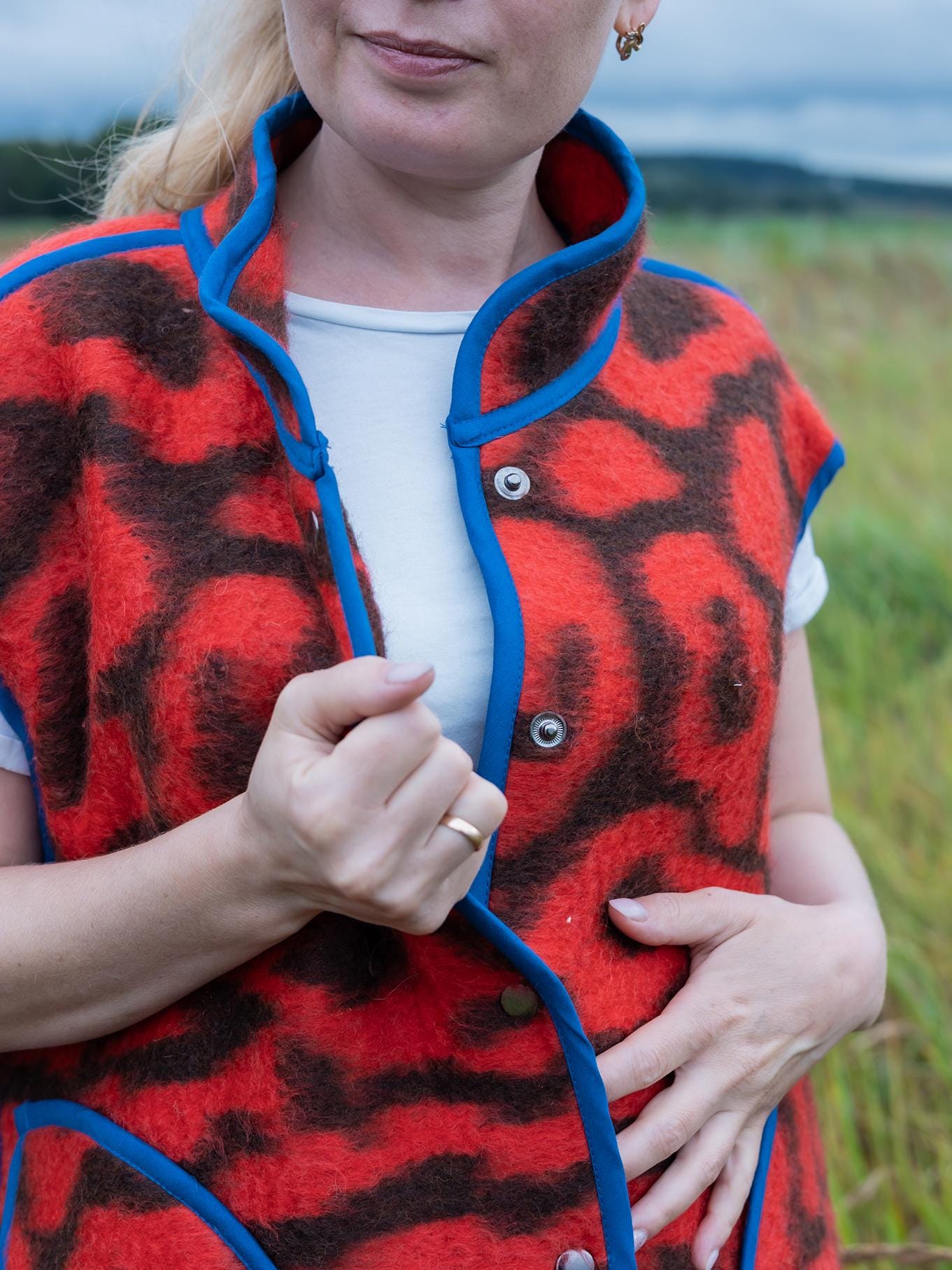 Wool Blanket vest jacket size 8-10 M L,red blanket coat jacket,upcycled coats women,woolen coat plaid,dutch blanket coat,handmade.Ukraine