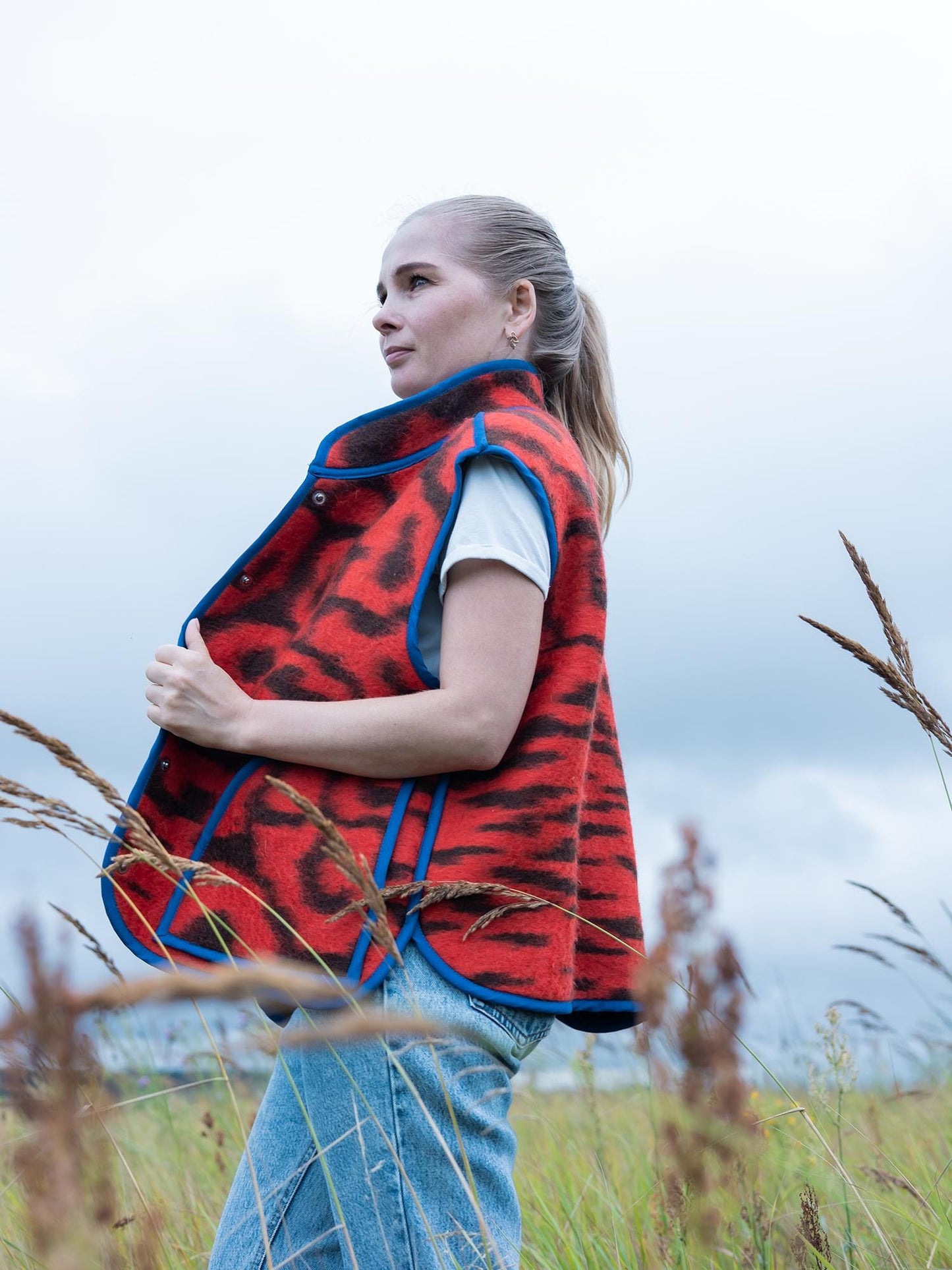 Wool Blanket vest jacket size 8-10 M L,red blanket coat jacket,upcycled coats women,woolen coat plaid,dutch blanket coat,handmade.Ukraine