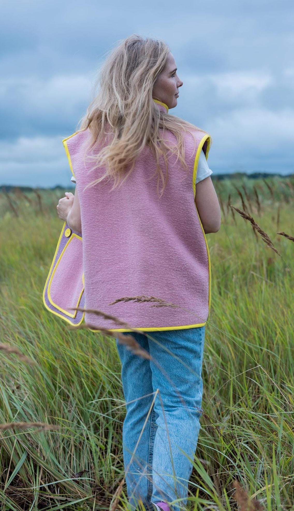 Blanket vest size M,wool blanket vest,upcycled wool Lilac Pink vest,Upcycled Sleeveless Jacket,handmade blanket vests,fleece women vest.