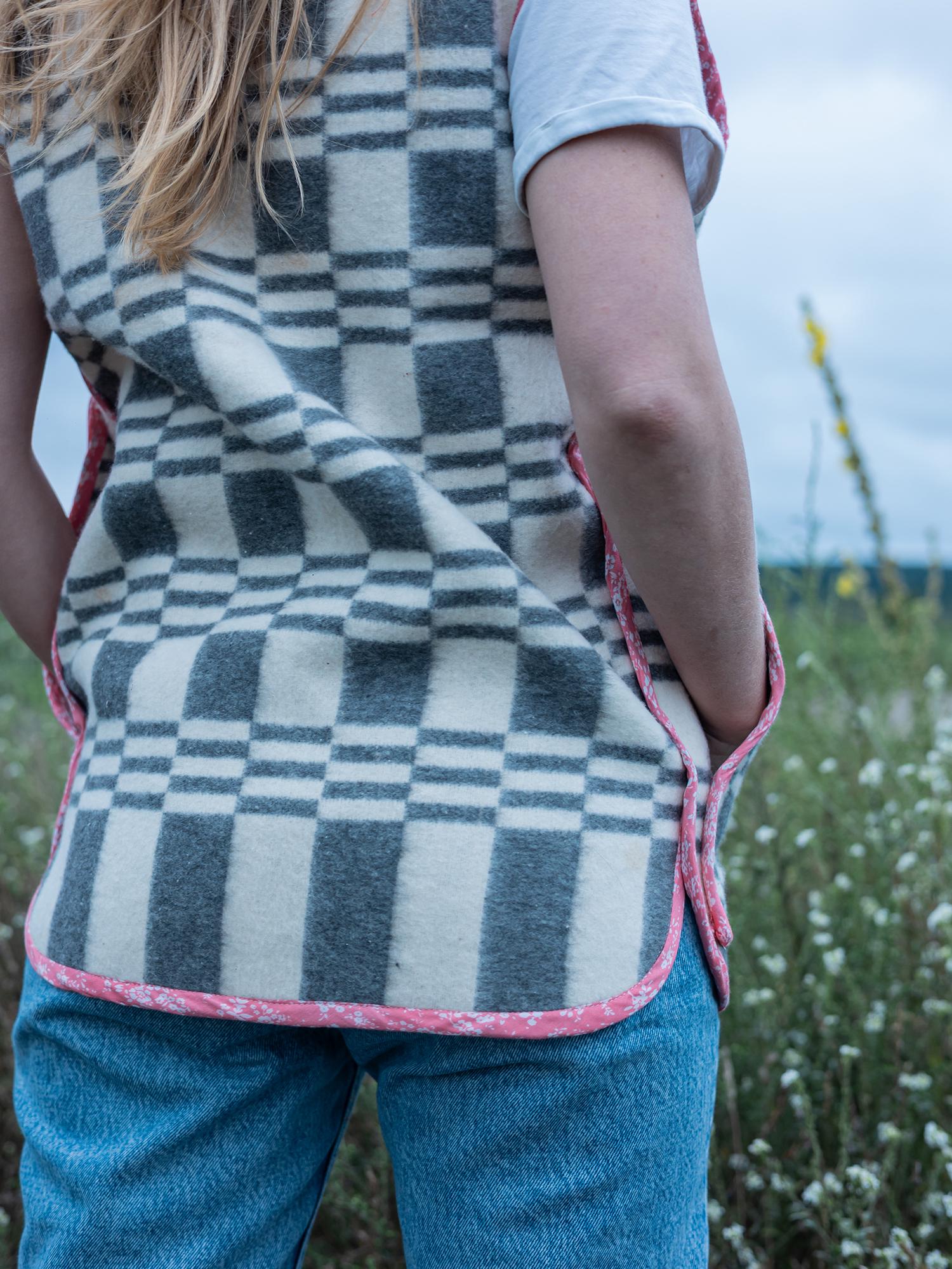 Upcycled Wool Blanket Vest S, Soft Handmade Reworked Sleeveless Gilet with Pink Trim, Vintage Look, Cozy and Warm Size Small