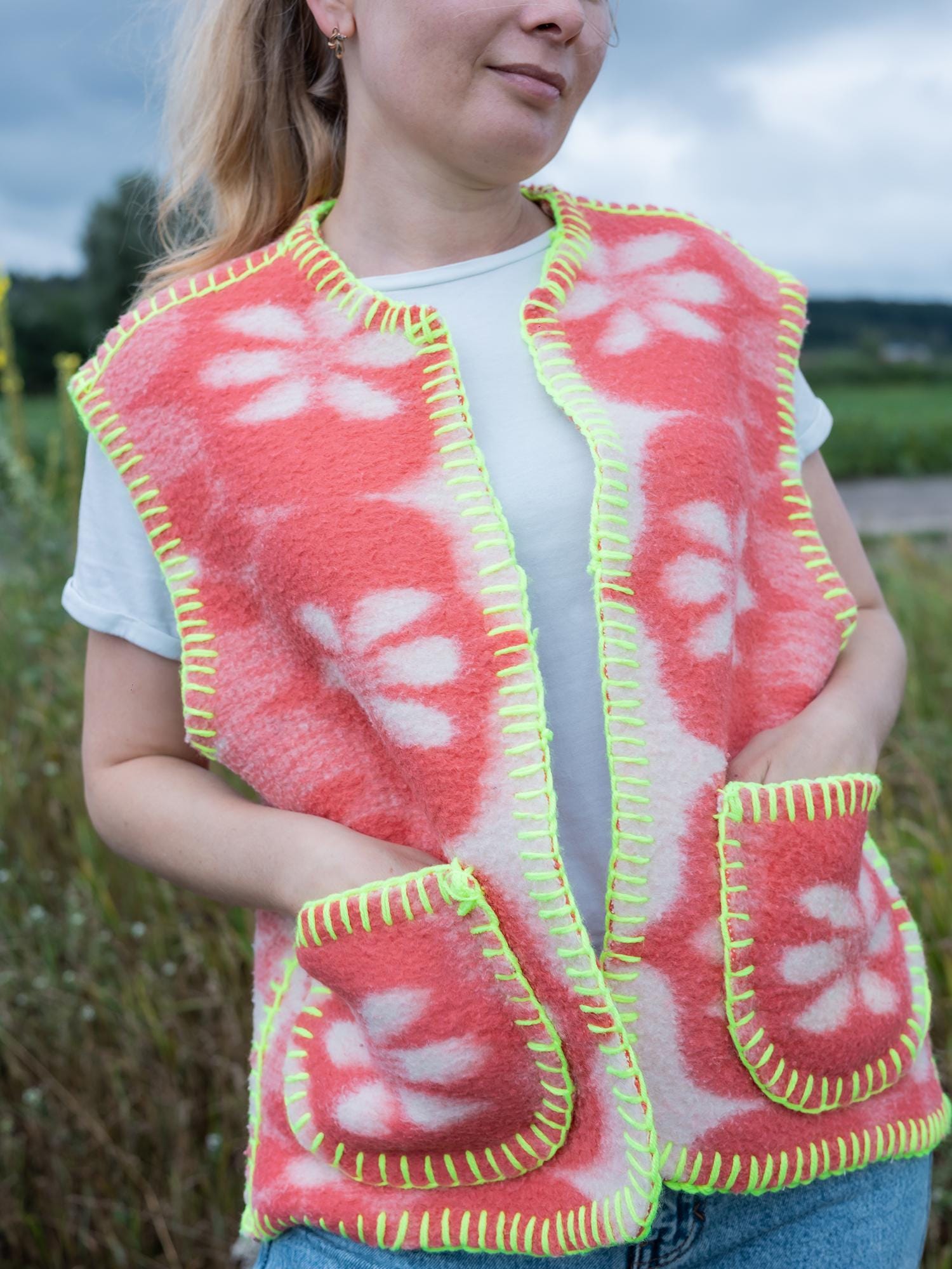 Upcycled Wool Blanket pink Vest size S M 44, Vintage Ukrainian Sleeveless Jacket, clothing for women, handwarmer vest, gift for her.