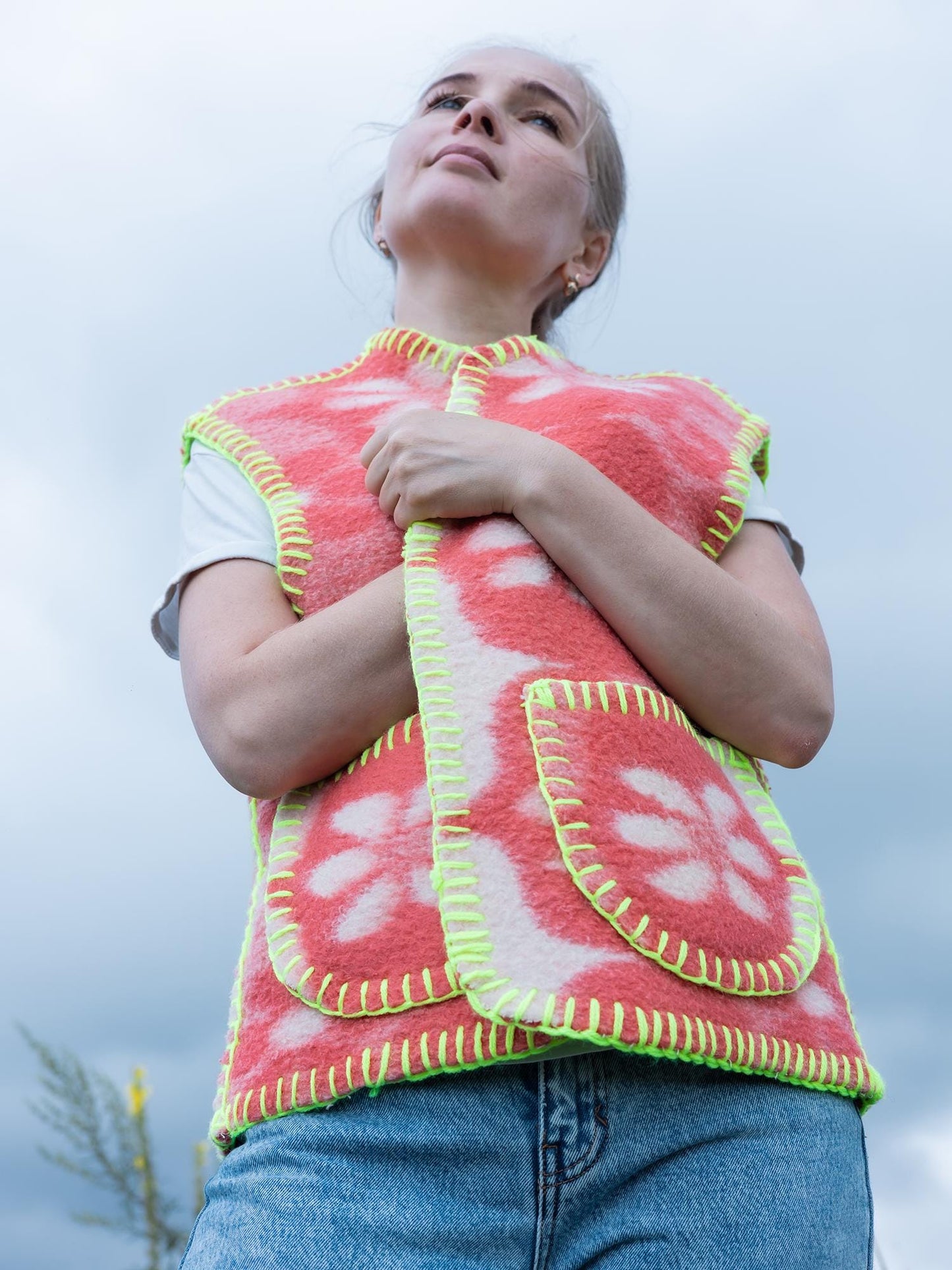 Upcycled Wool Blanket pink Vest size S M 44, Vintage Ukrainian Sleeveless Jacket, clothing for women, handwarmer vest, gift for her.