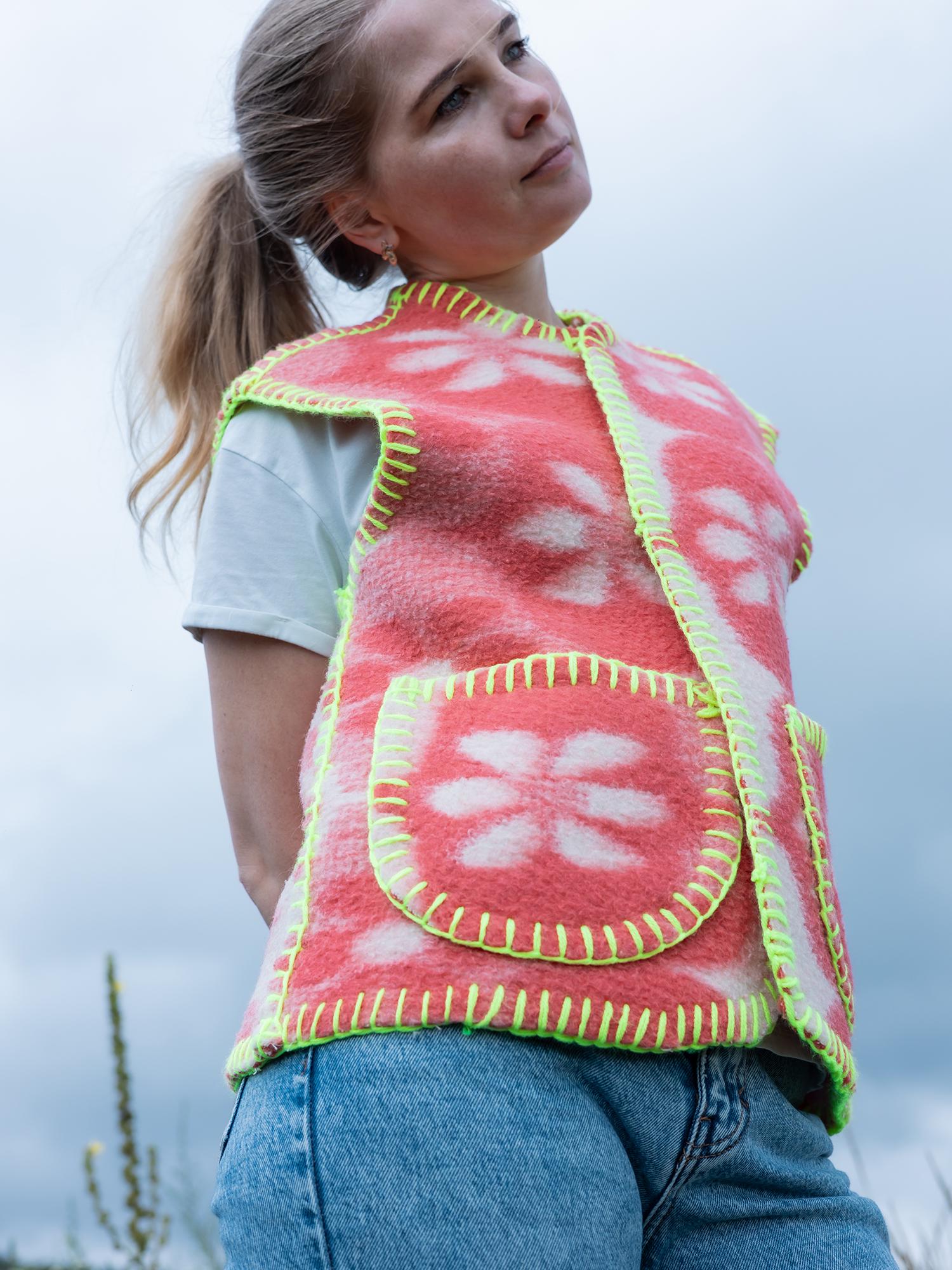 Upcycled Wool Blanket pink Vest size S M 44, Vintage Ukrainian Sleeveless Jacket, clothing for women, handwarmer vest, gift for her.