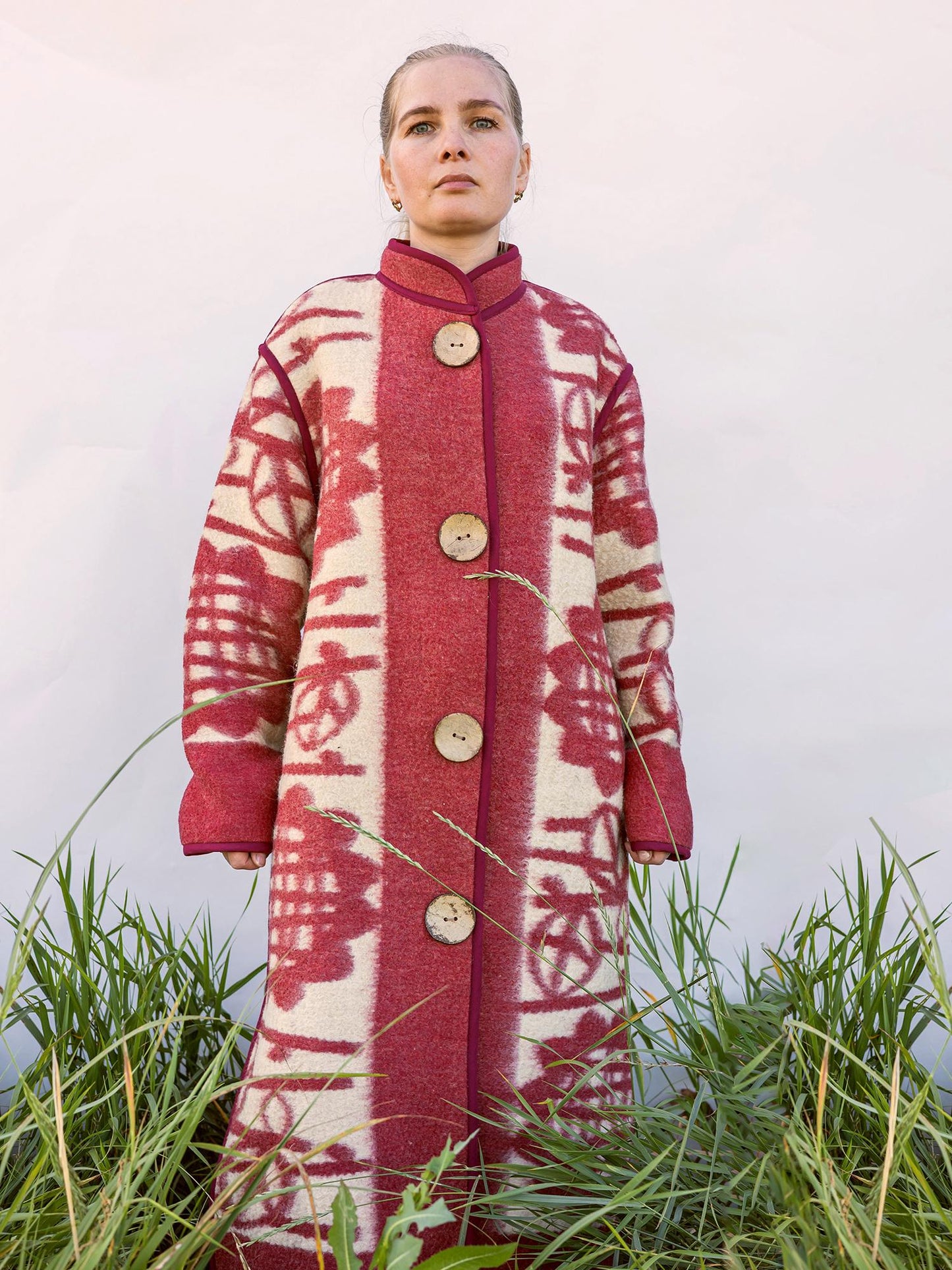 Blanket coat size M,red wool blanket jacket,vintage blanket jacket,blanket coat long,blanket jacket recycled,handmade blanket coat women.