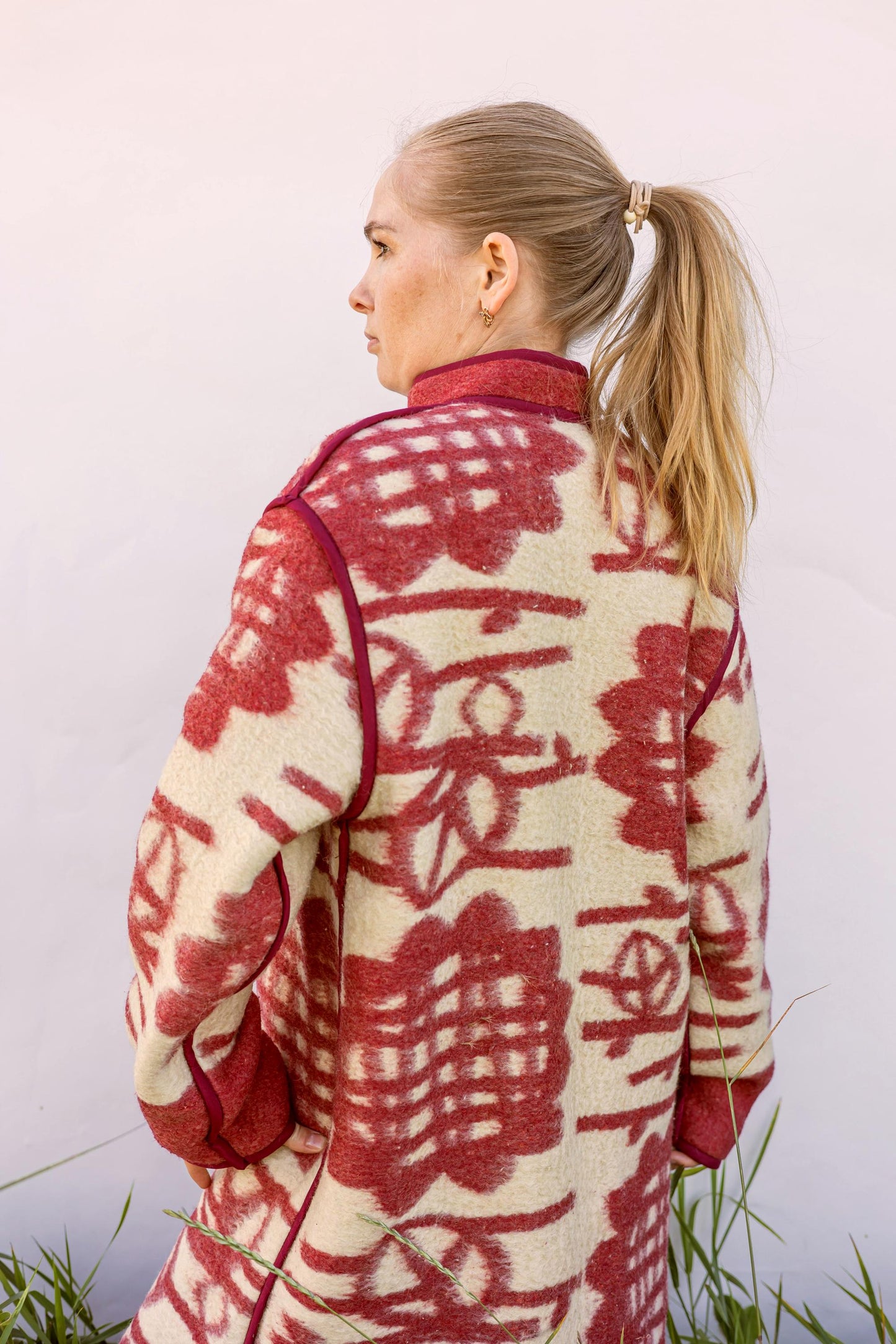 Blanket coat size M,red wool blanket jacket,vintage blanket jacket,blanket coat long,blanket jacket recycled,handmade blanket coat women.