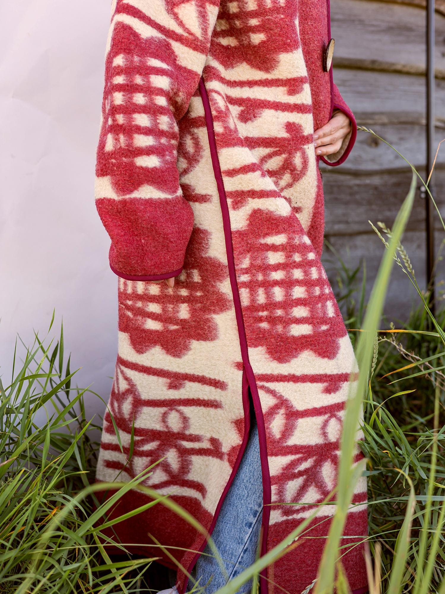 Blanket coat size M,red wool blanket jacket,vintage blanket jacket,blanket coat long,blanket jacket recycled,handmade blanket coat women.