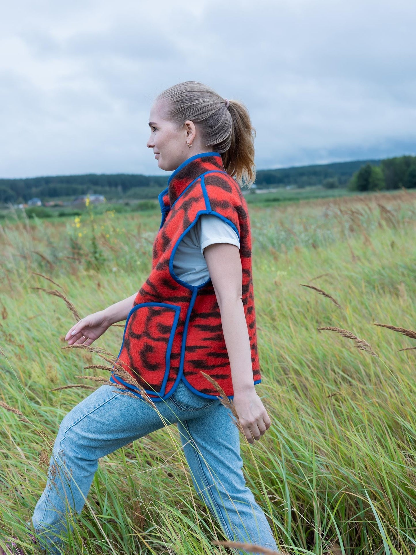 Wool Blanket vest jacket size 8-10 M L,red blanket coat jacket,upcycled coats women,woolen coat plaid,dutch blanket coat,handmade.Ukraine