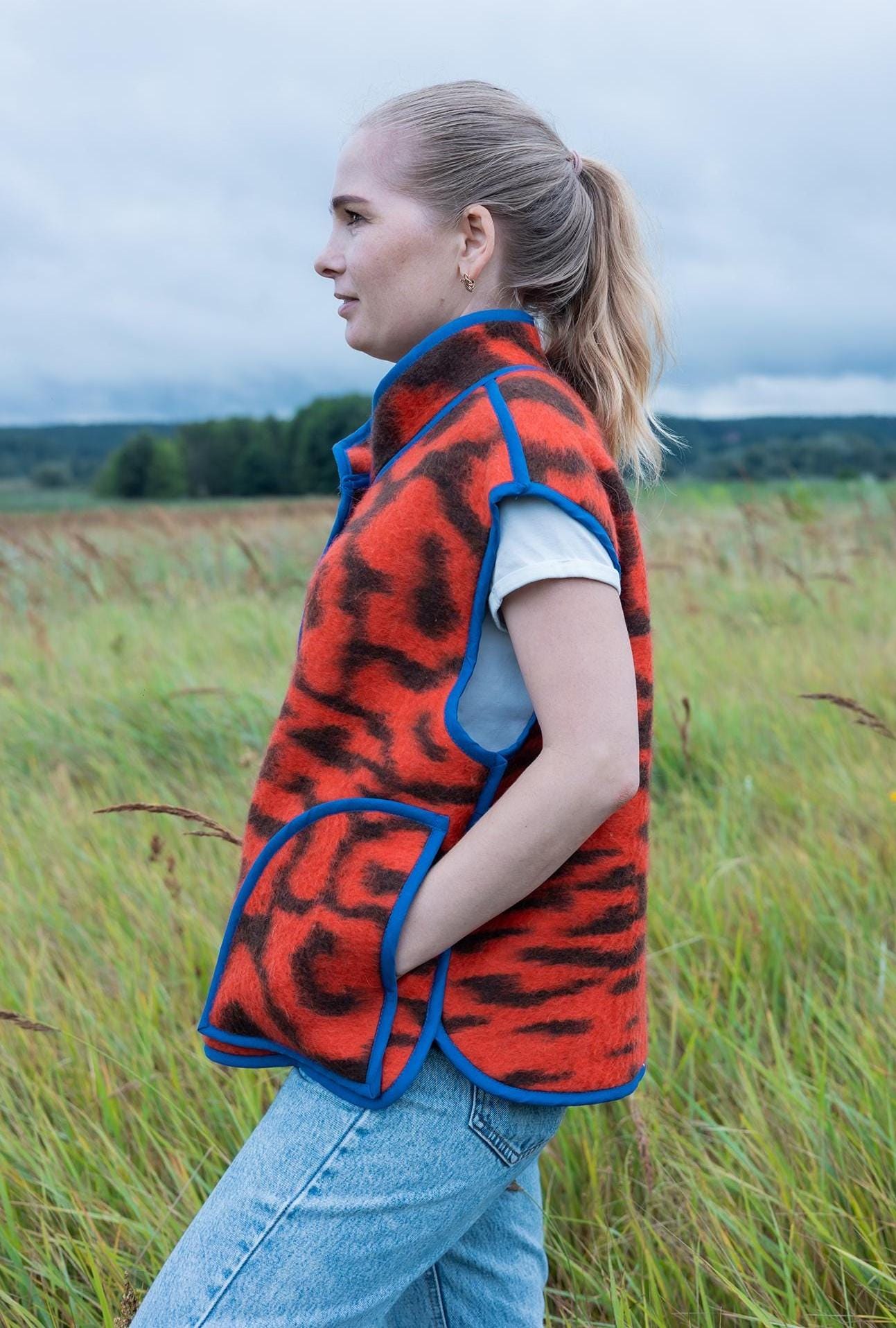 Wool Blanket vest jacket size 8-10 M L,red blanket coat jacket,upcycled coats women,woolen coat plaid,dutch blanket coat,handmade.Ukraine