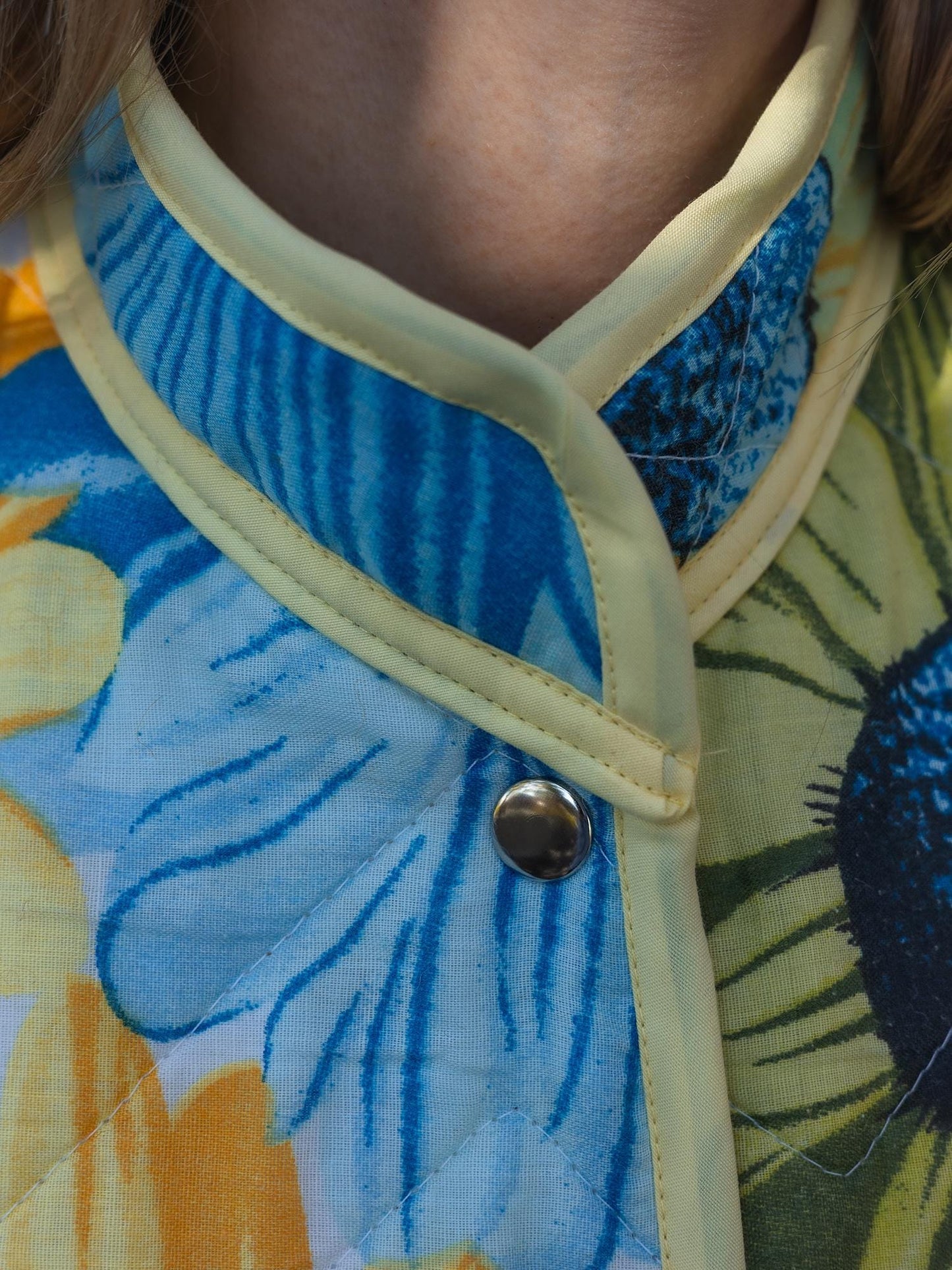 Quilted Jacket, vintage patchwork coat size M from quilted wool blanket, upcycled jacket with pockets, warm coat from retro quilt blanket.