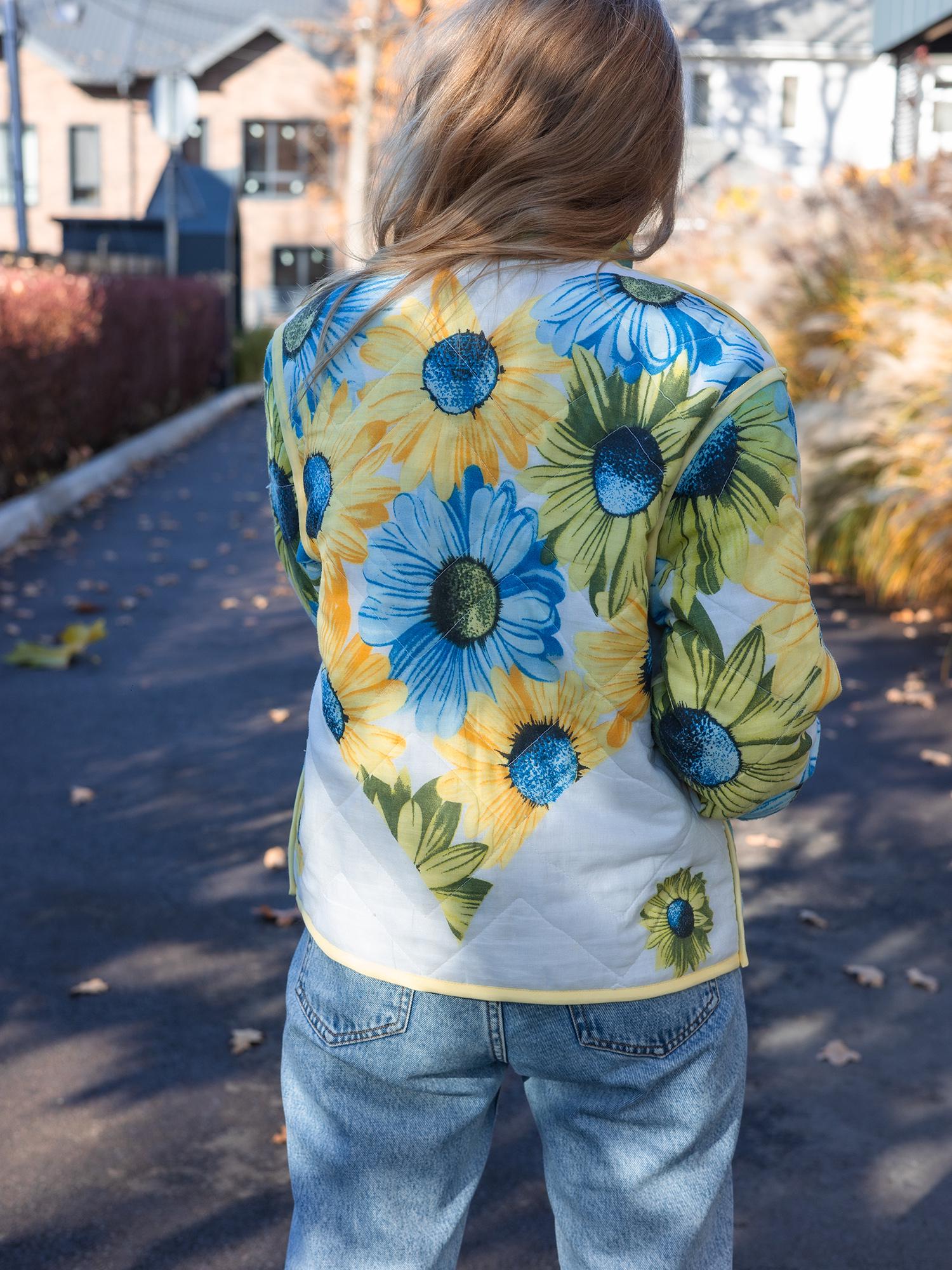 Quilted Jacket, vintage patchwork coat size M from quilted wool blanket, upcycled jacket with pockets, warm coat from retro quilt blanket.