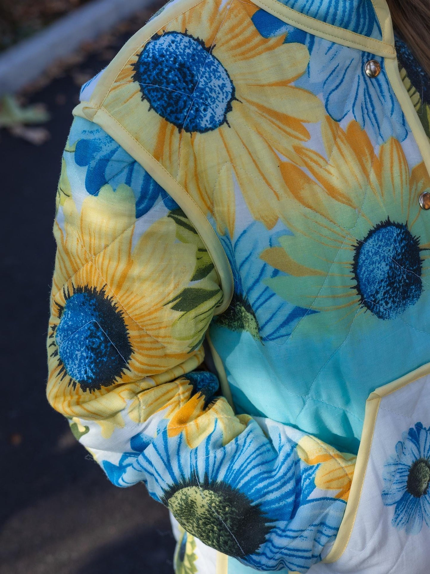 Quilted Jacket, vintage patchwork coat size M from quilted wool blanket, upcycled jacket with pockets, warm coat from retro quilt blanket.