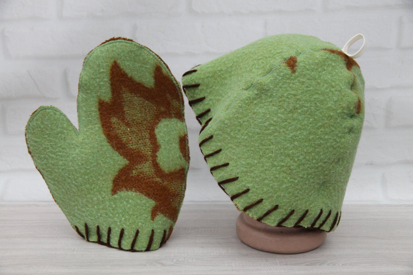 Wool sauna hat mitten mat natural,handmade green felted bath hat, ecoriendly hat recycled blanket cap, gift for sauna lovers.